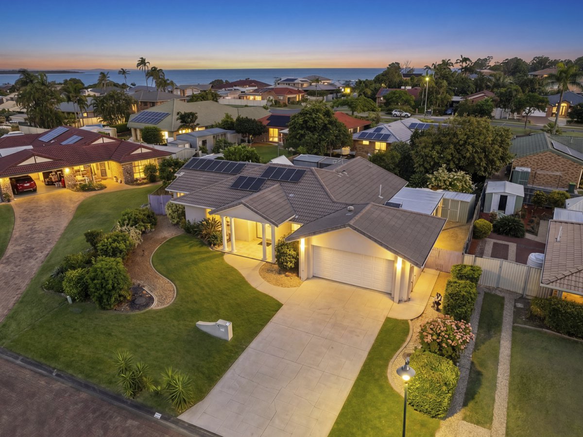 8 TREVALLY PLACE, Sandstone Point QLD 4511 - Image 1