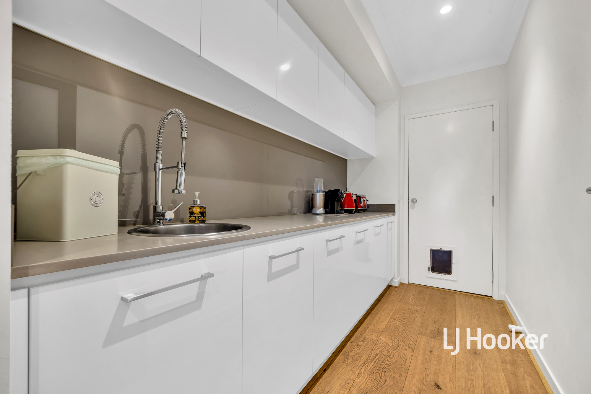 5-bedroom house at 19 Wicker Street, Werribee, VIC 3030, Wyndham, Victoria