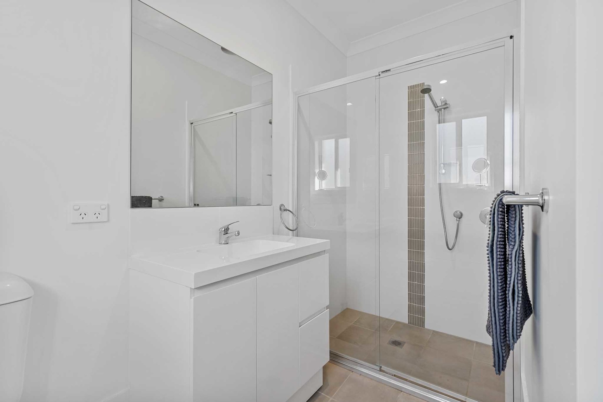 4-bedroom unit at 28B Bendoura Street, Mollymook, Nsw, 2539, Shoalhaven, New South Wales