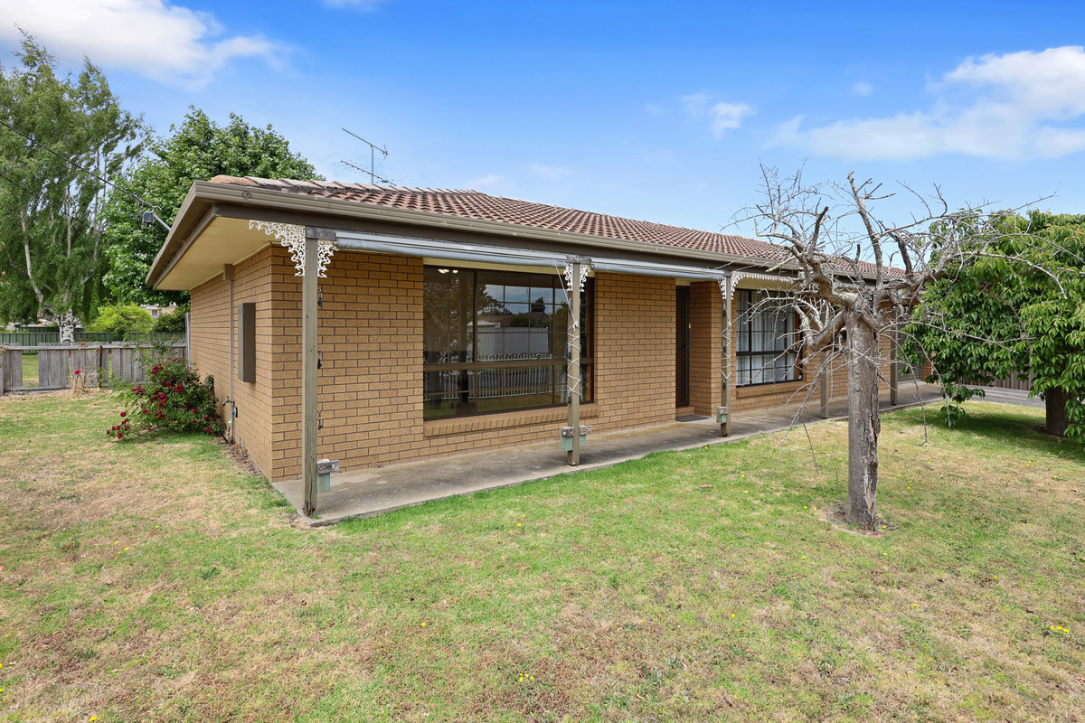 10 Strachan Street, Hamilton, VIC 3300 - Image 1