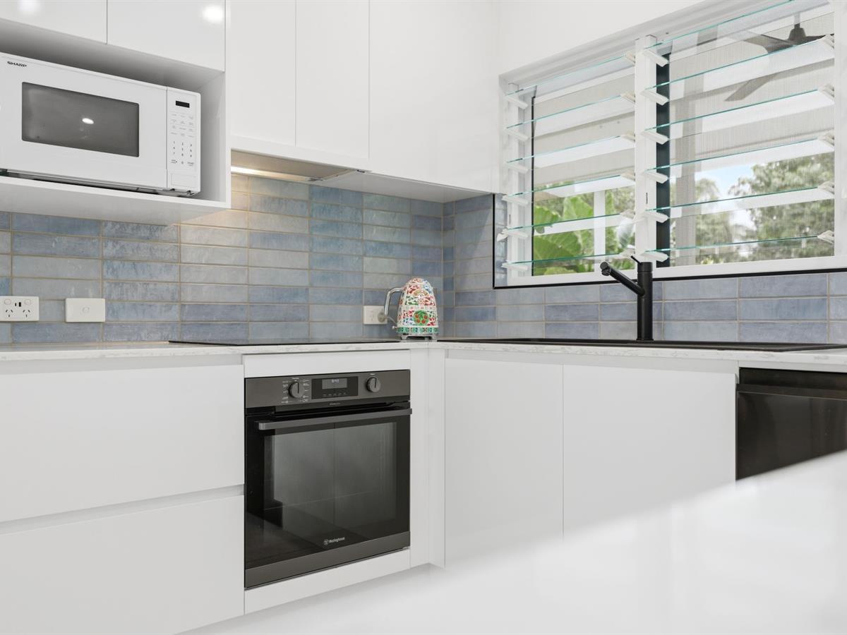 38 VILLAGE TERRACE, Redlynch QLD 4870 - Image 8