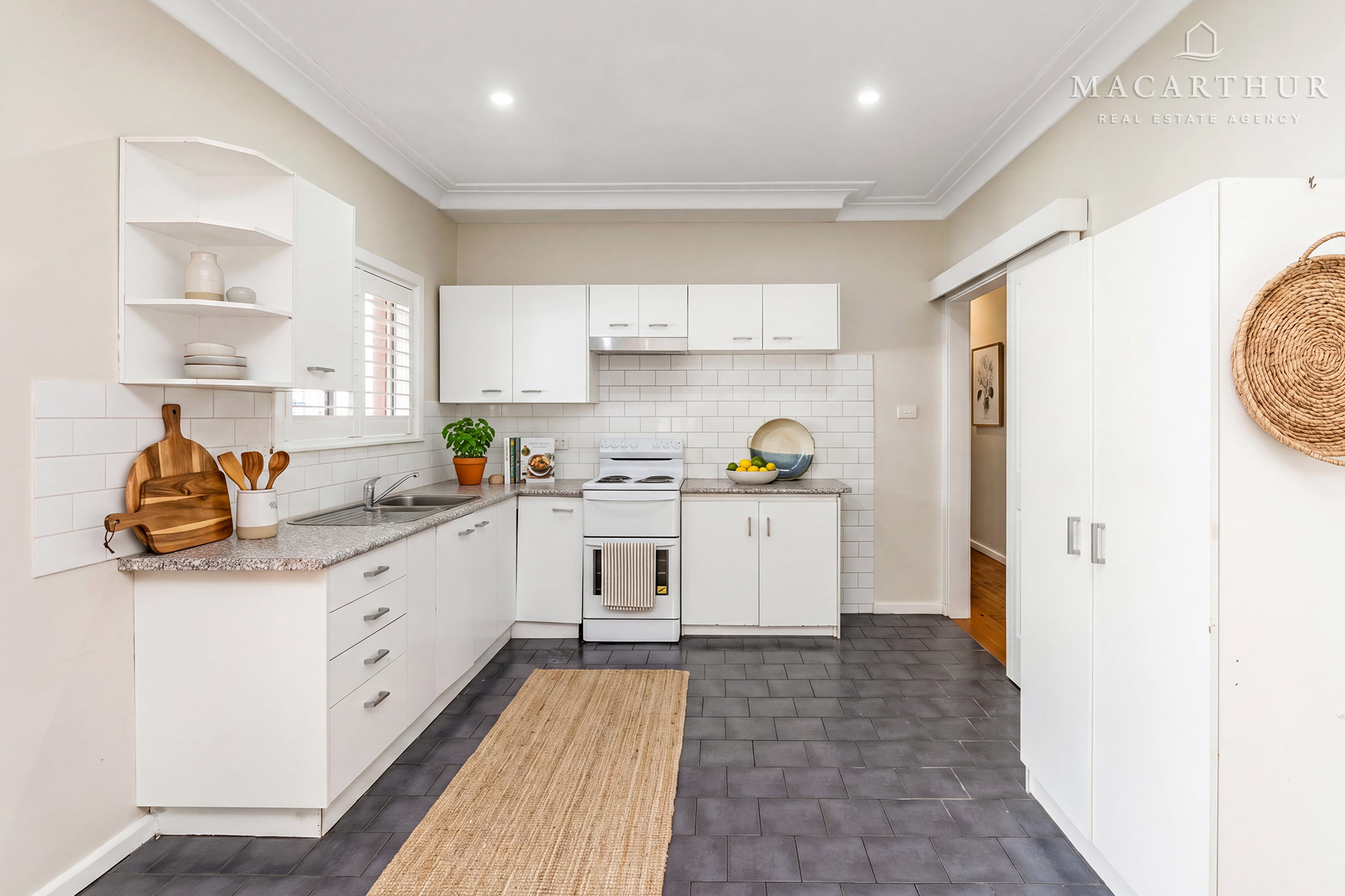 13 Plumpton Road, Kooringal, NSW 2650 - Image 3