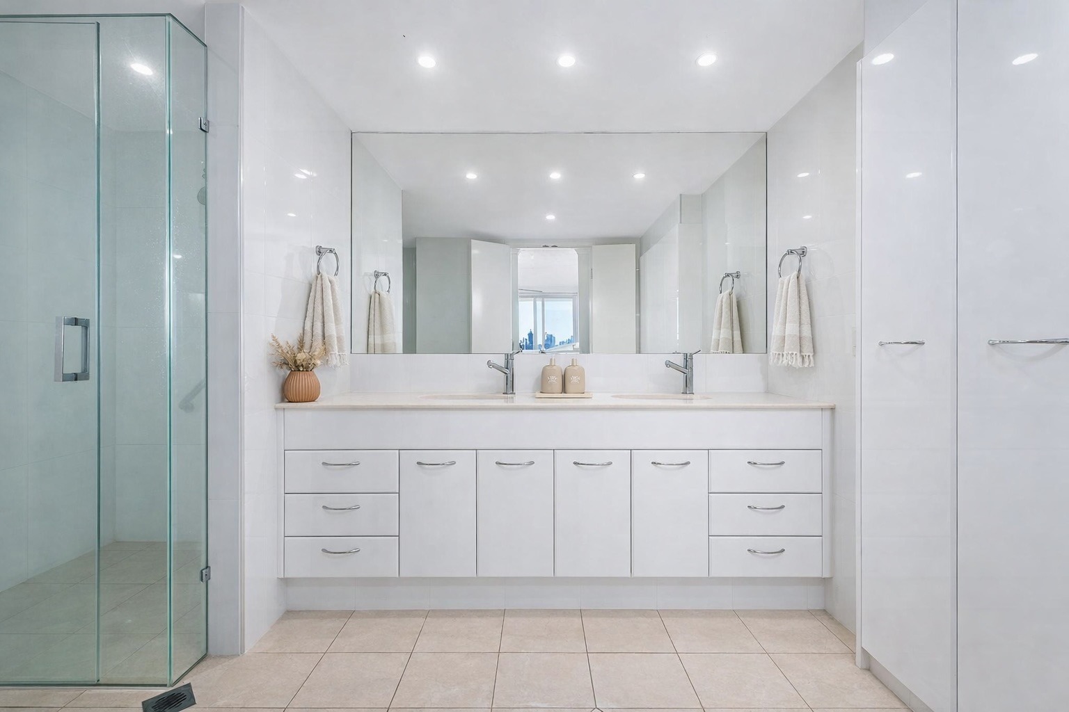 26/56 Hooker Boulevard, Mermaid Waters, QLD 4218 - Image 4