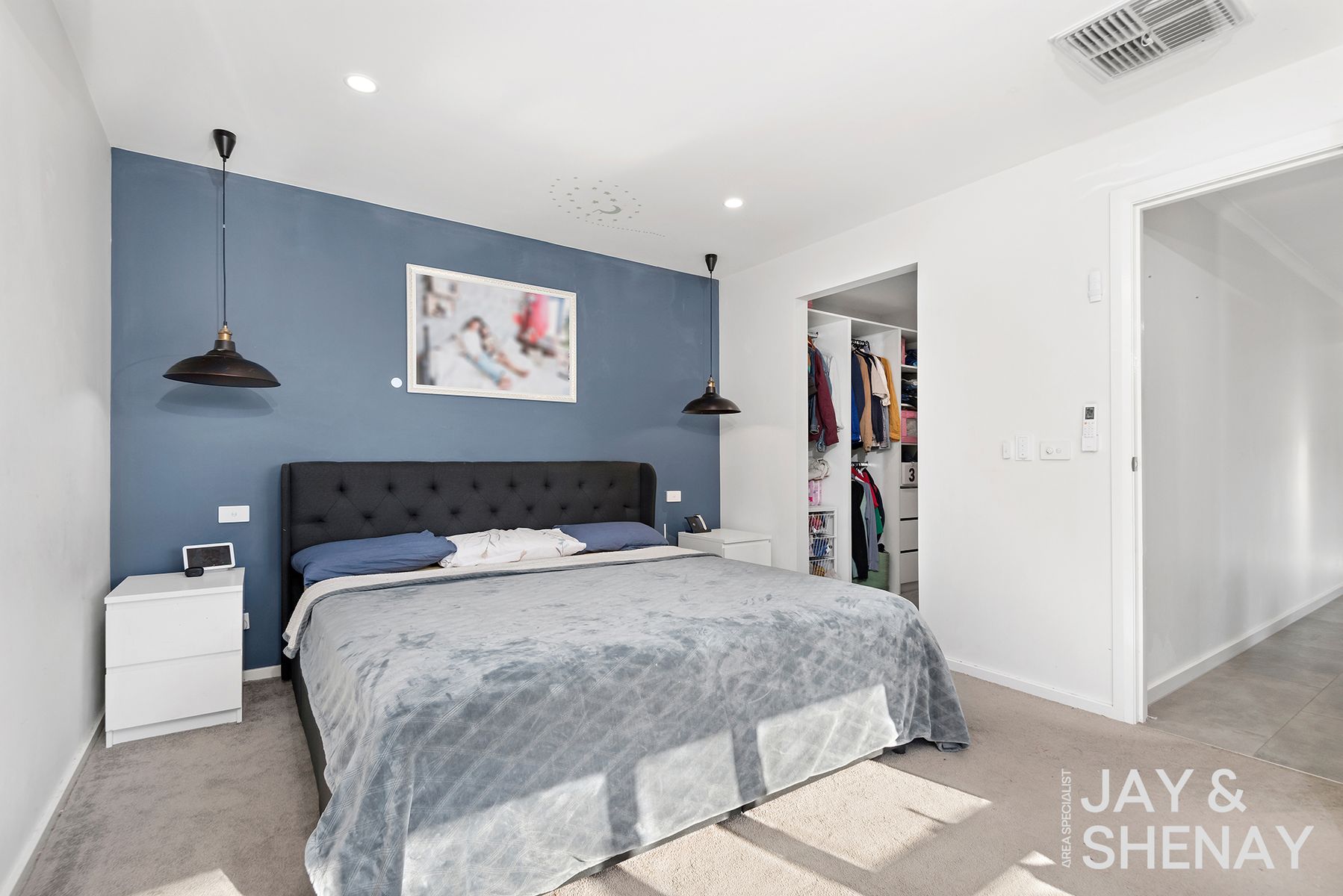 3-bedroom house at 130 GLENEAGLES DRIVE, Endeavour Hills VIC 3802, Casey, Victoria