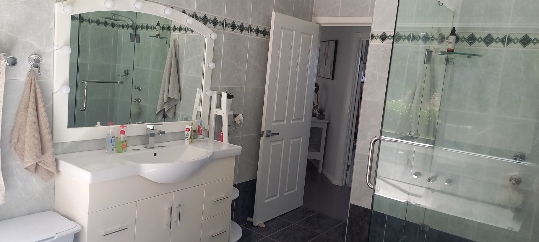 5-bedroom house at 17 Bellbird Avenue, Kurrajong Heights, NSW 2758, Hawkesbury, New South Wales