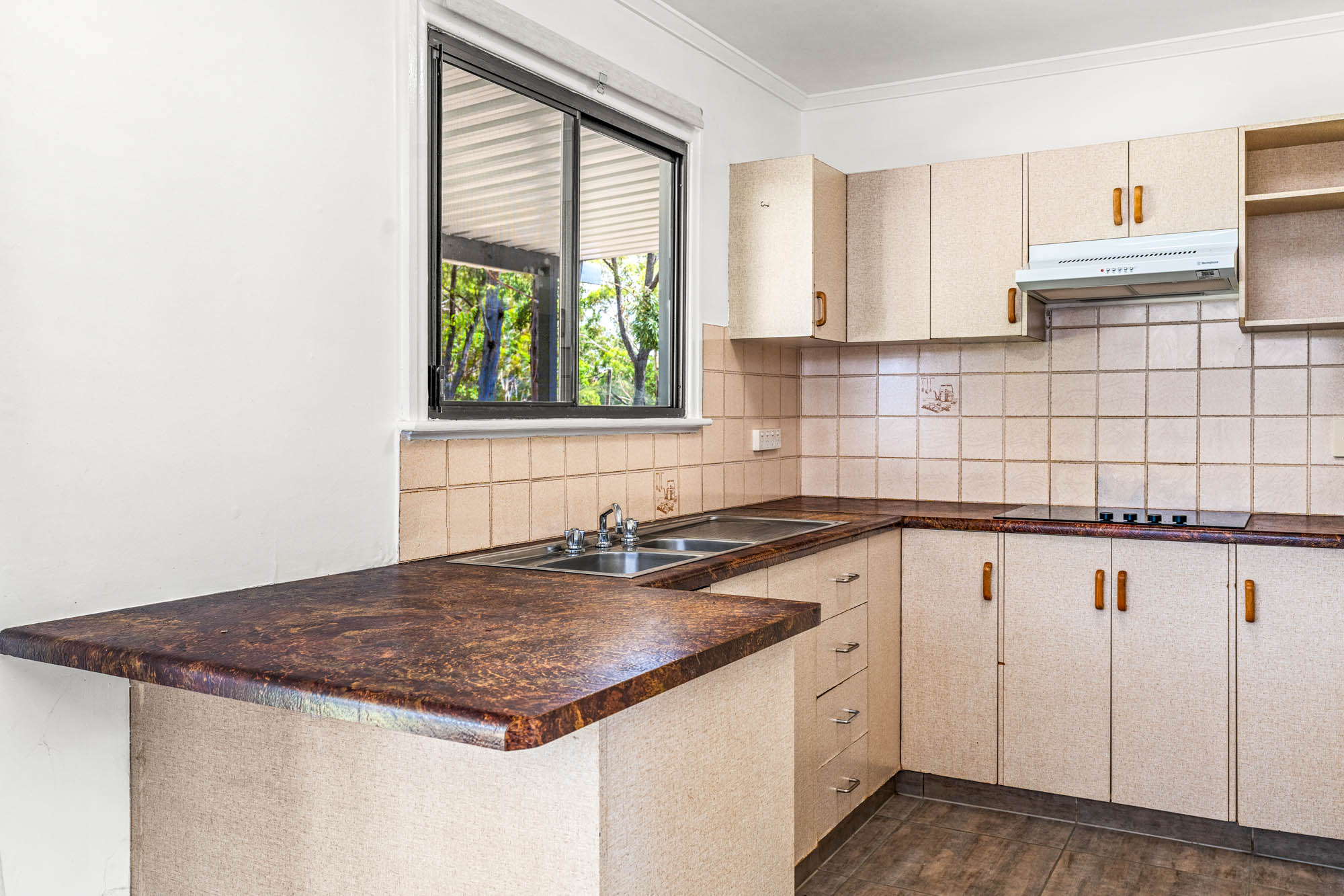 6 GLENFIELD AVENUE, Russell Island QLD 4184 - Image 3