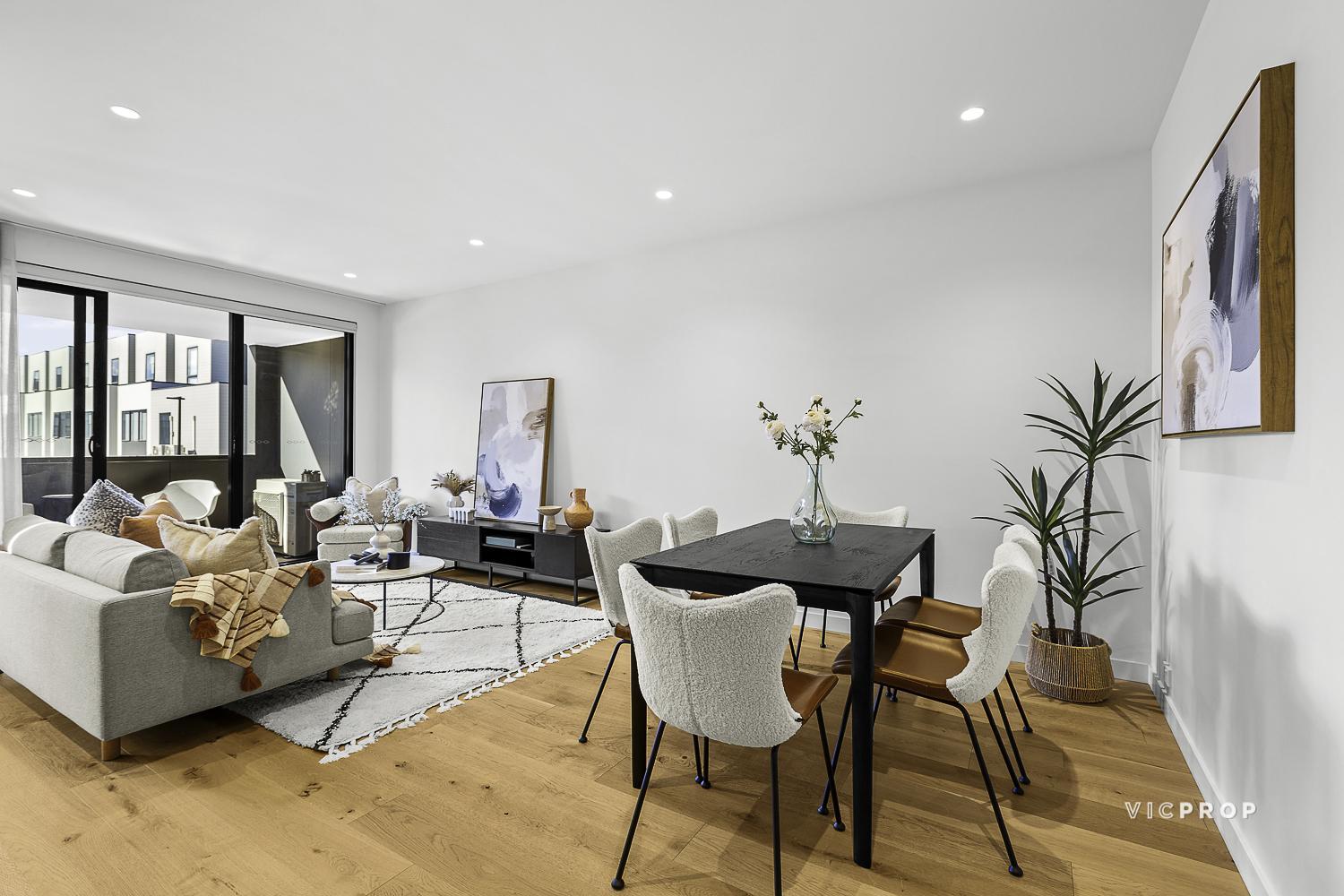 6 AMARA CIRCUIT, Oakleigh South VIC 3167 - Image 1