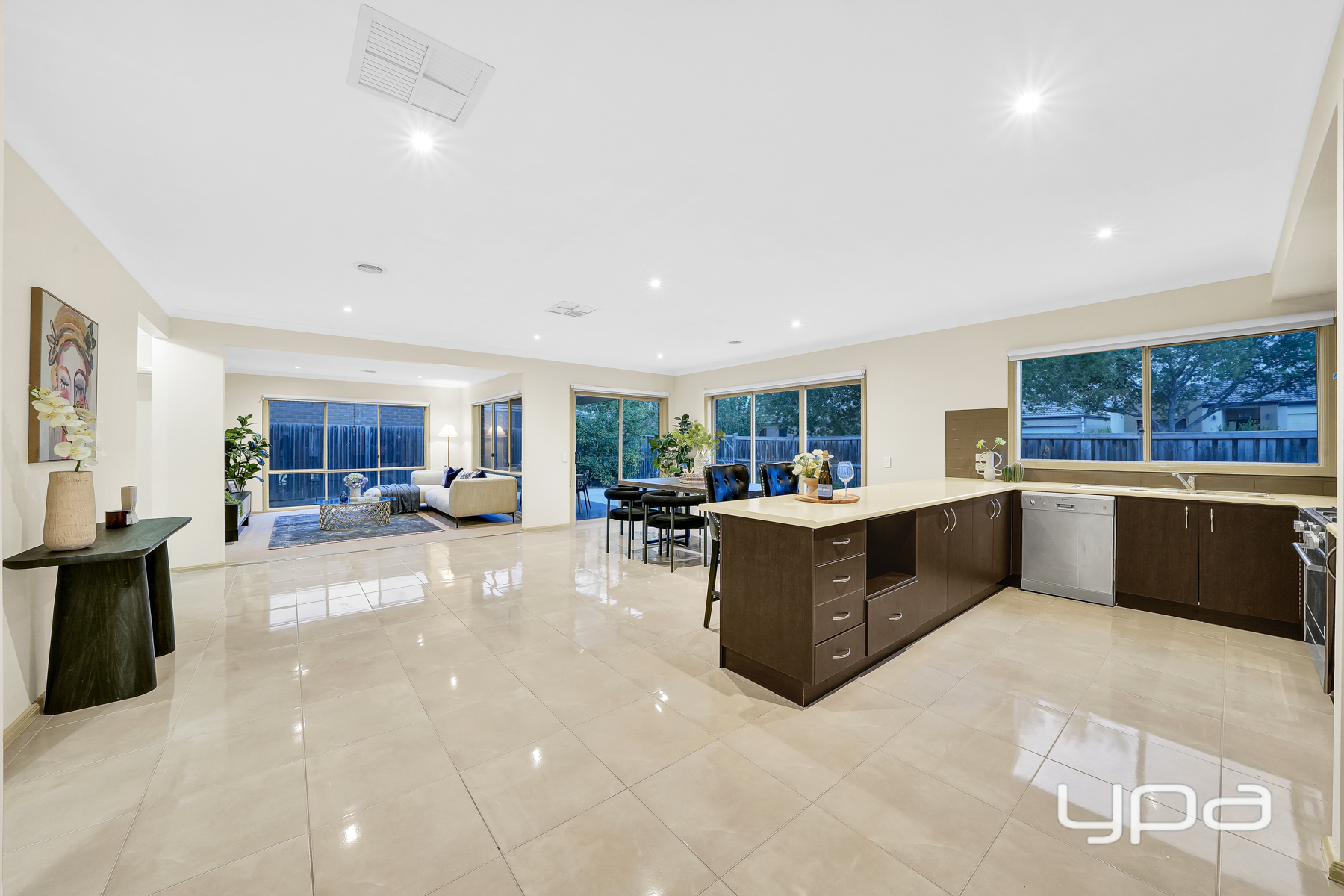 37 Tamar Avenue, Point Cook, VIC 3030 - Image 9