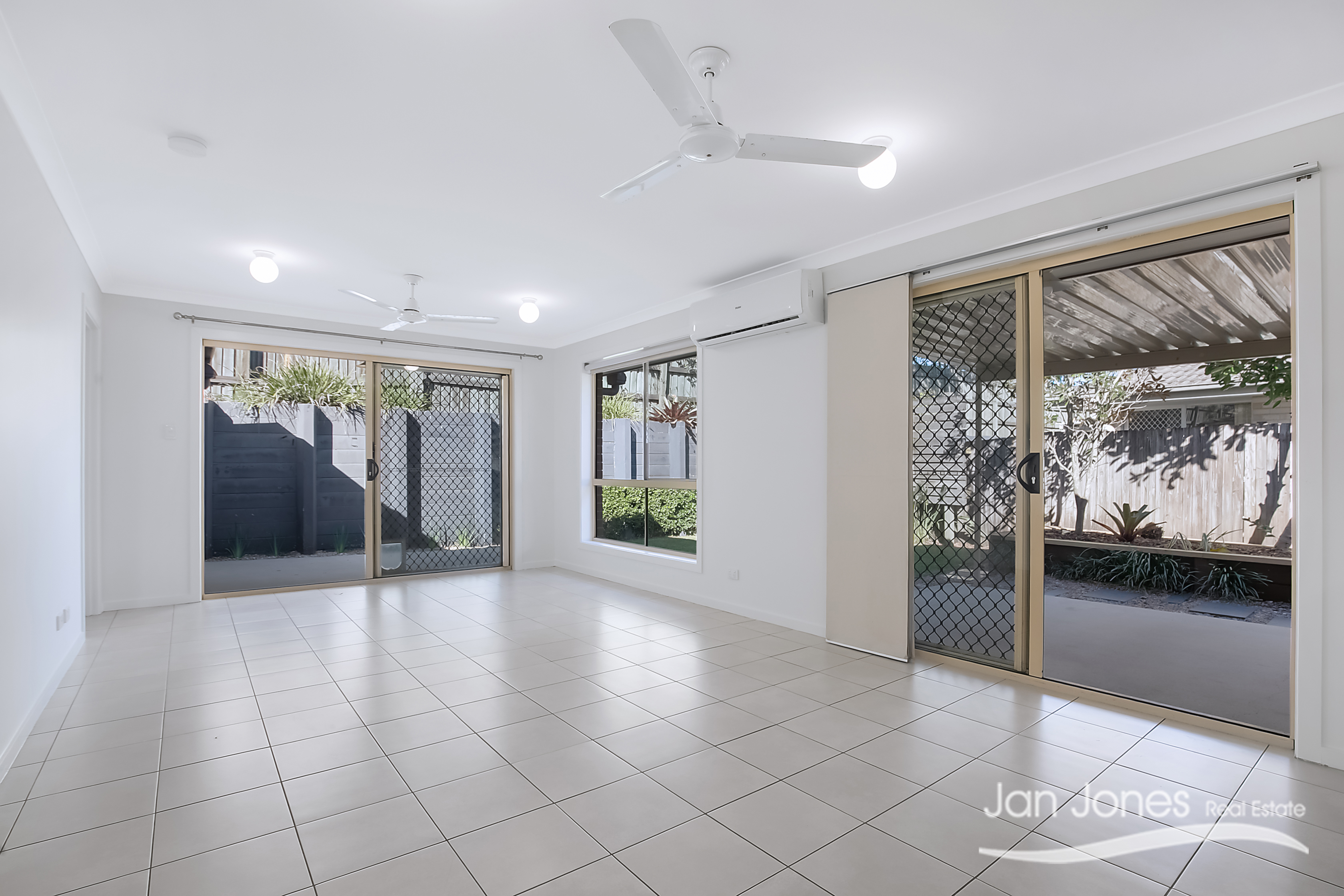 33 PEGGY ROAD, Bellmere QLD 4510 - Image 3