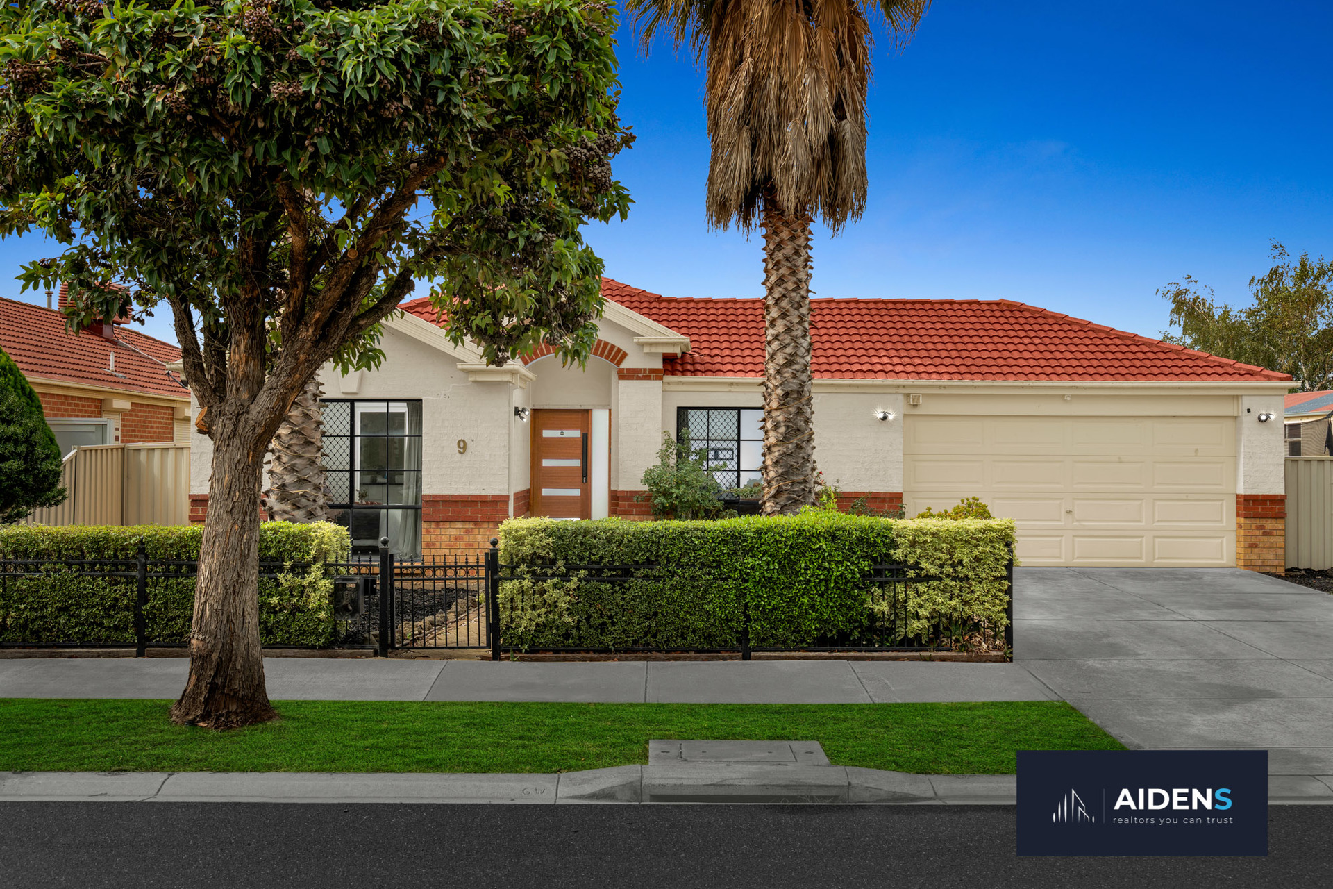 9 WYPERFELD CIRCUIT, Caroline Springs VIC 3023 - Image 2