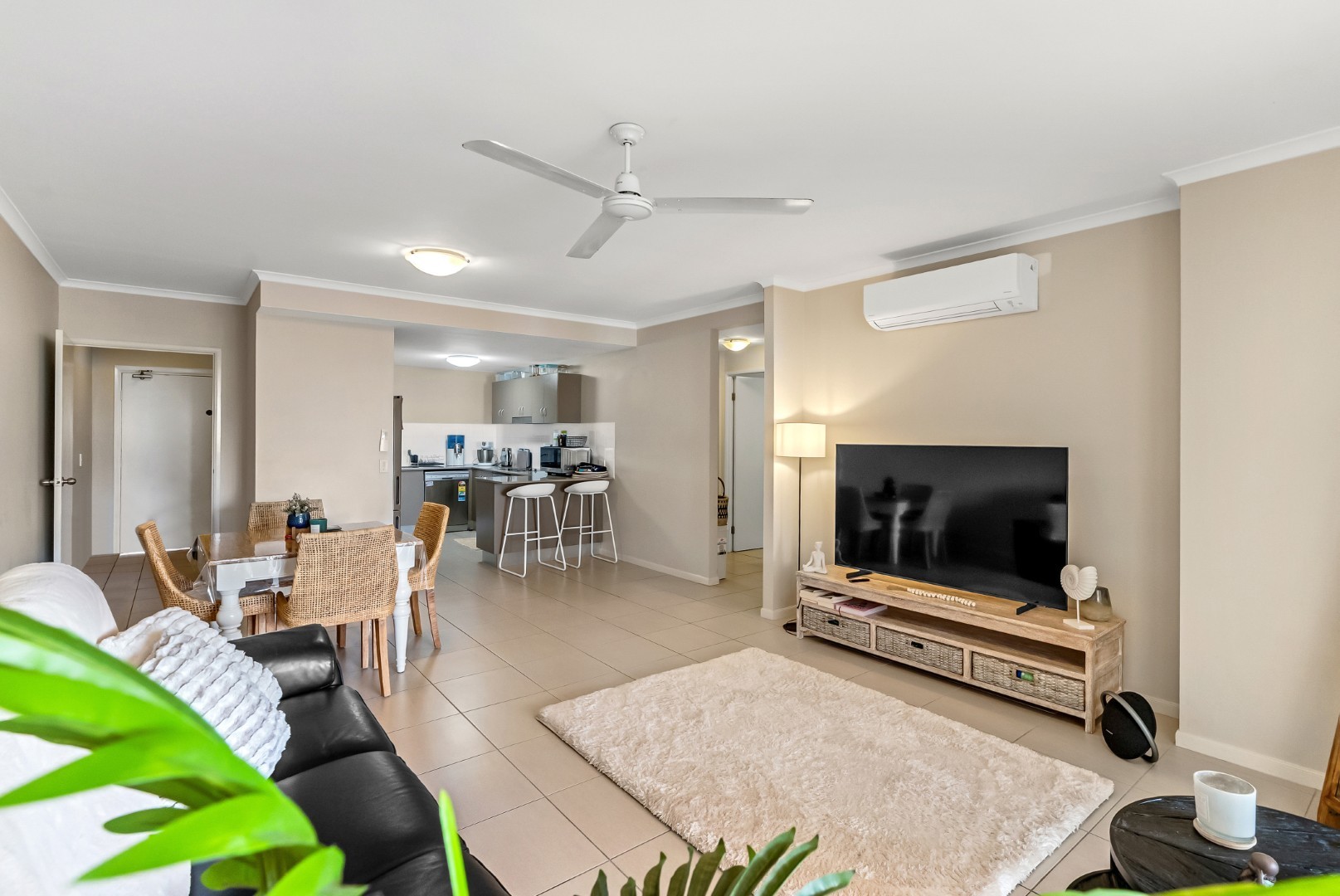 316/331-335 Lake Street, Cairns North, Qld, 4870 - Image 2