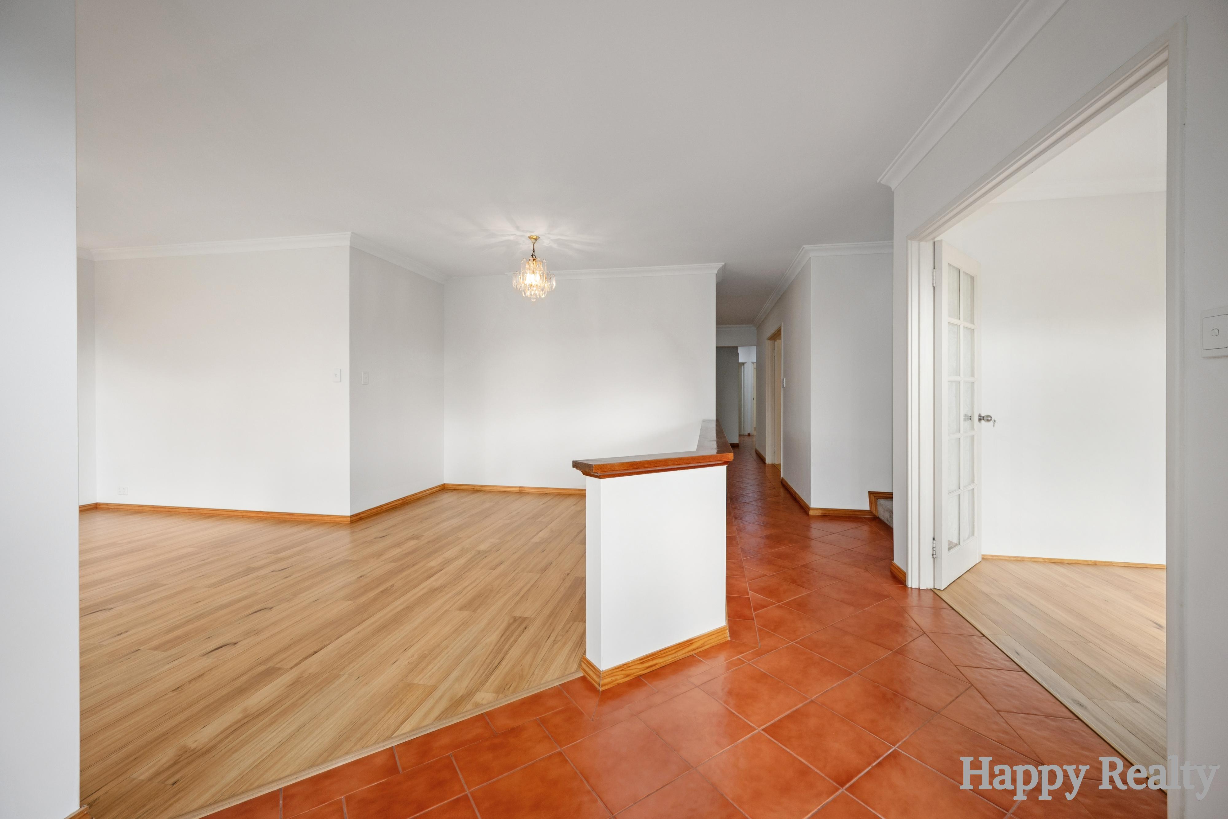 83 Waratah Boulevard, Canning Vale, WA 6155 - Image 4