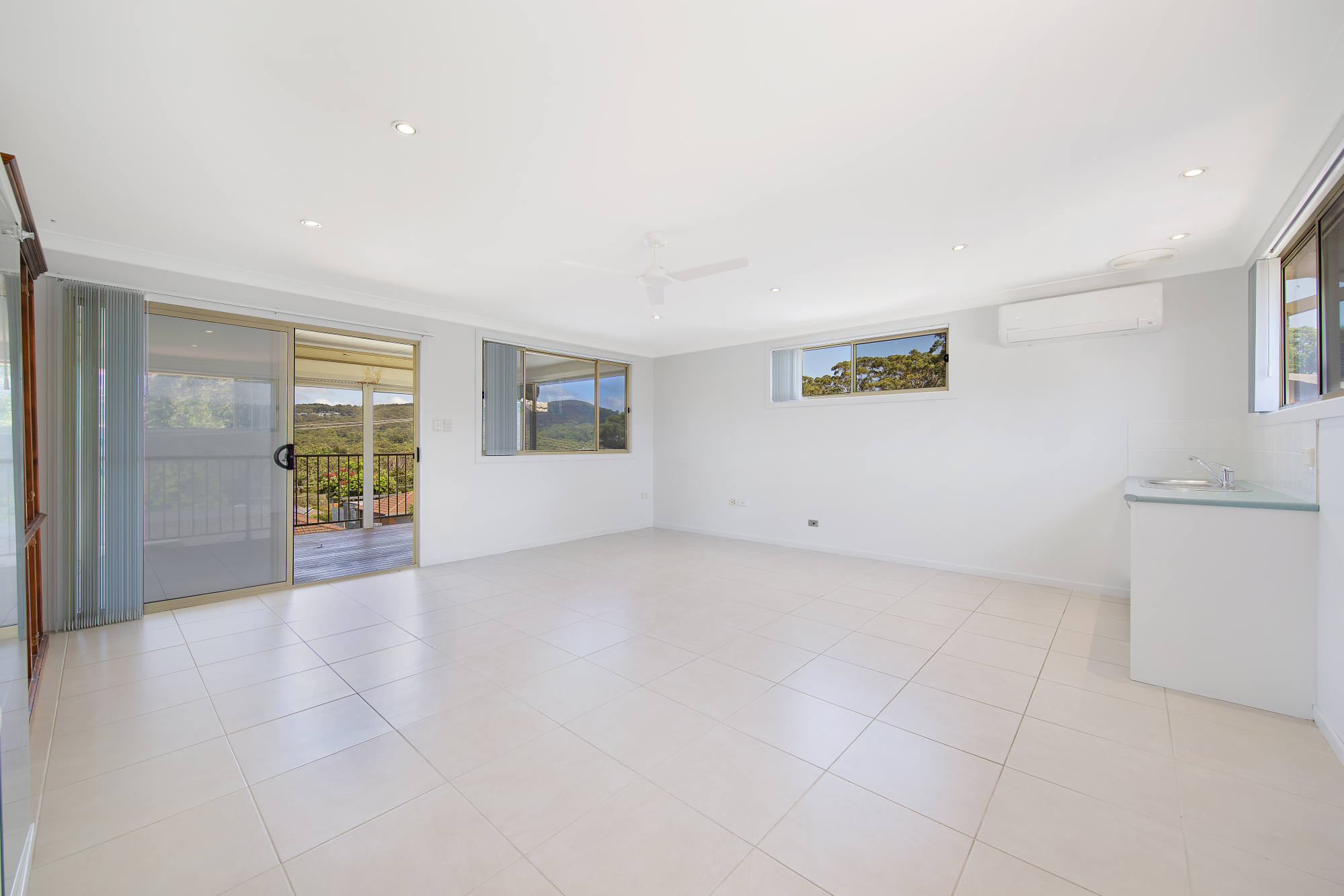 5-bedroom house at 21 Highview Street, Tumbi Umbi, NSW 2261, , New South Wales