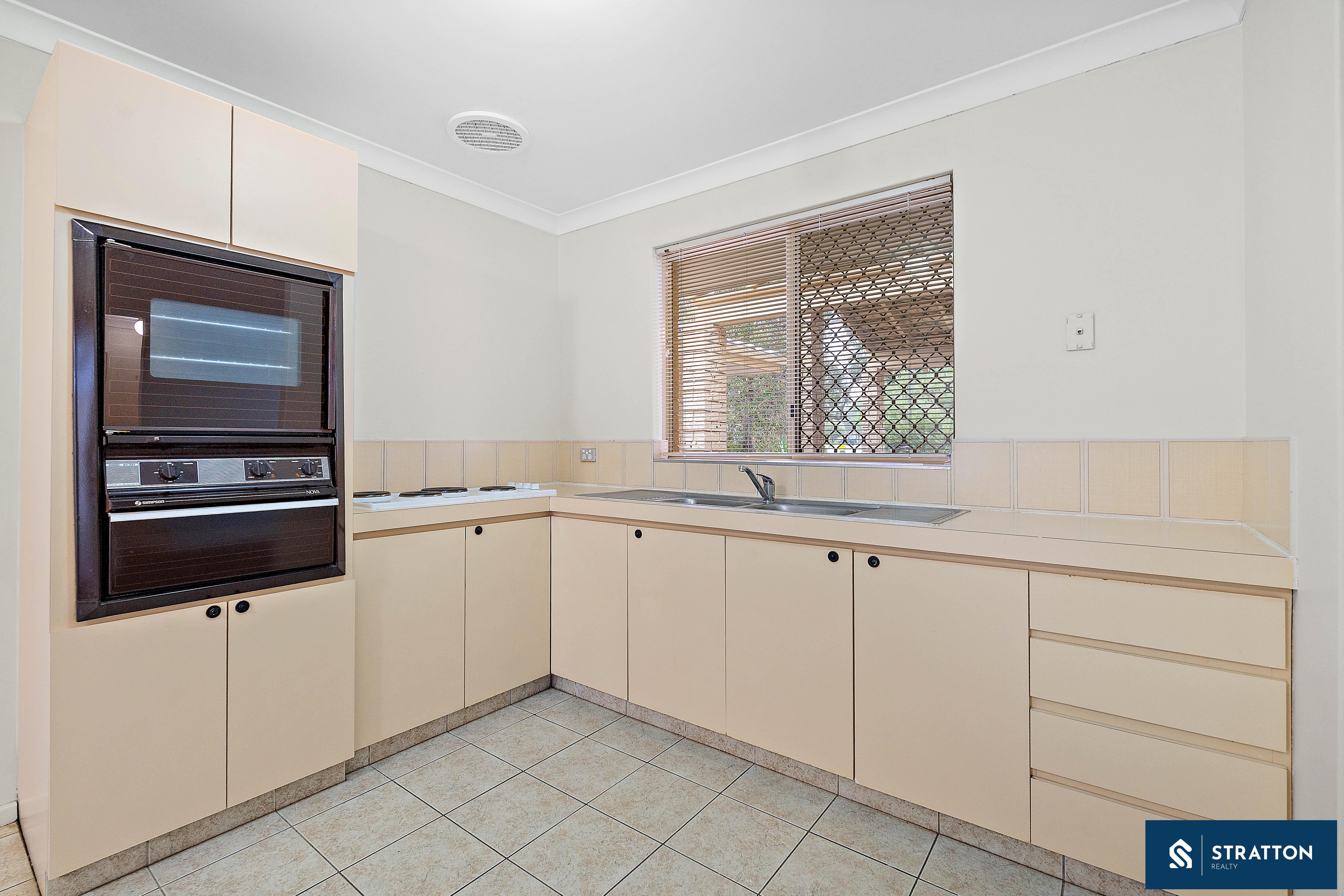 3 20 CHARLTON PLACE, THORNLIE WA 6108 - Image 6