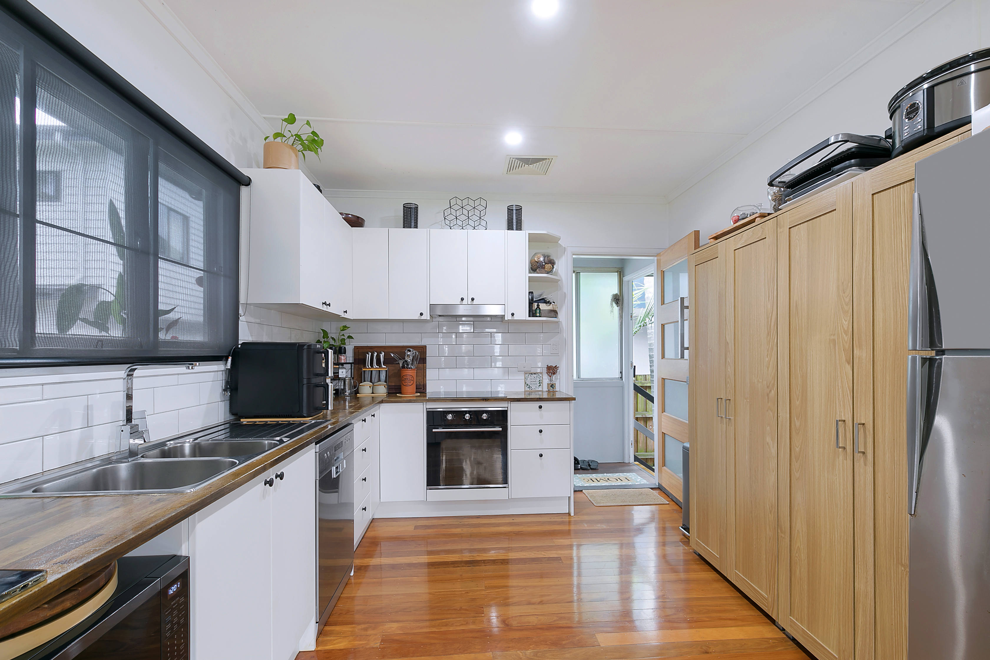 90 Dickenson Street, Carina, QLD 4152 - Image 9