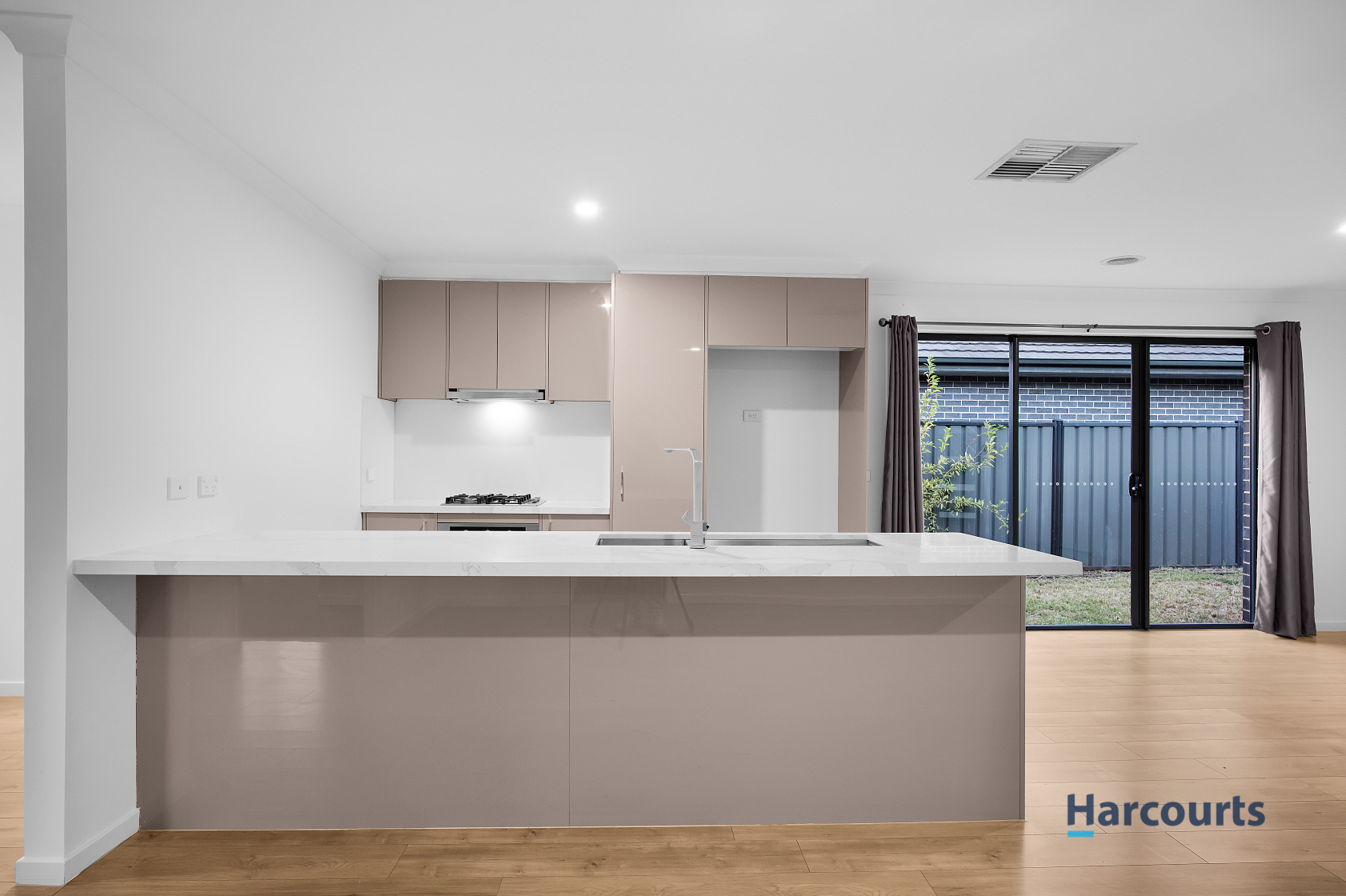 2|8 Redwood Drive, Hoppers Crossing, Vic, 3029 - Image 3