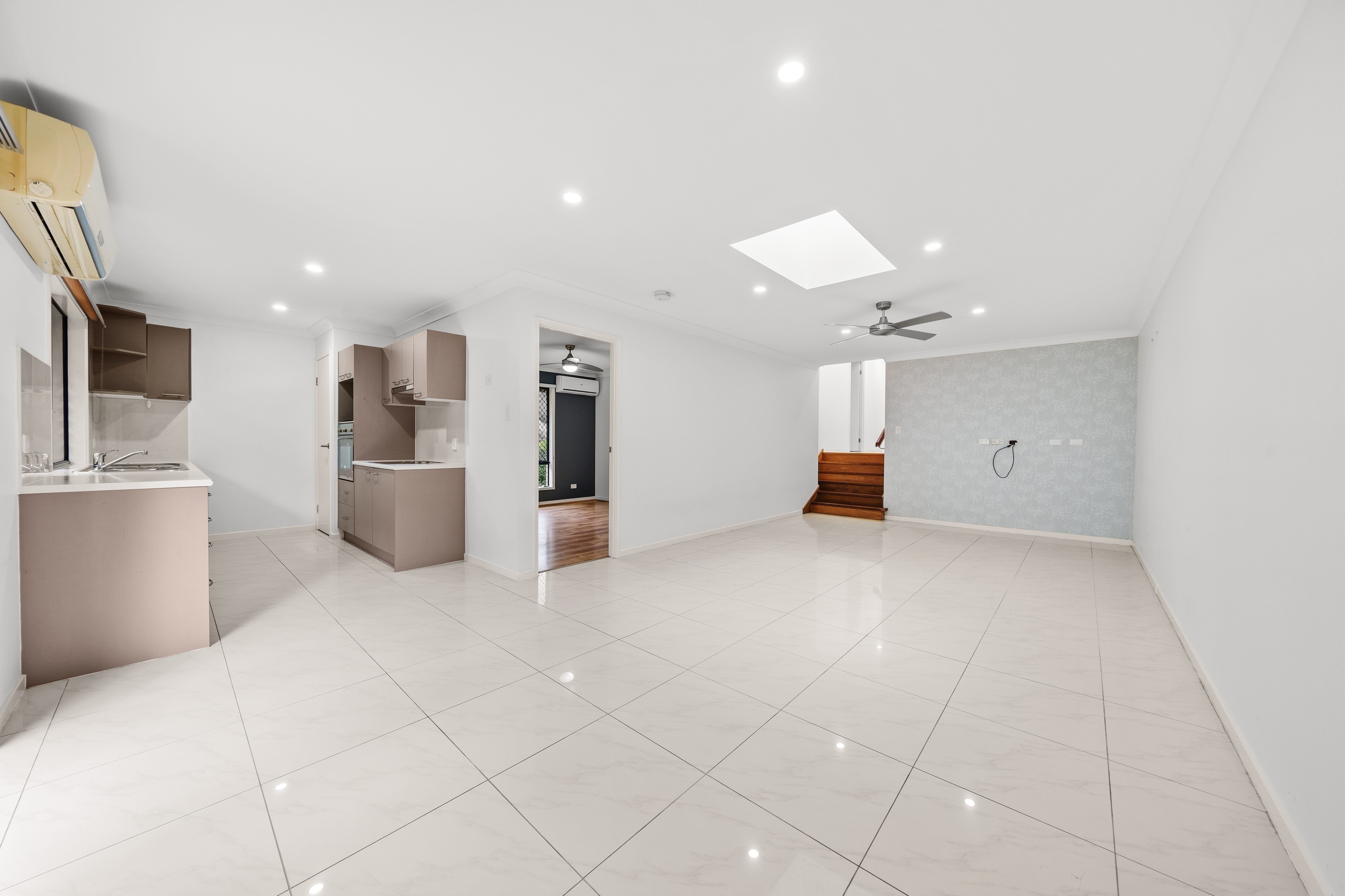 2 16 PENRHYN STREET, PACIFIC PINES QLD 4211 - Image 7