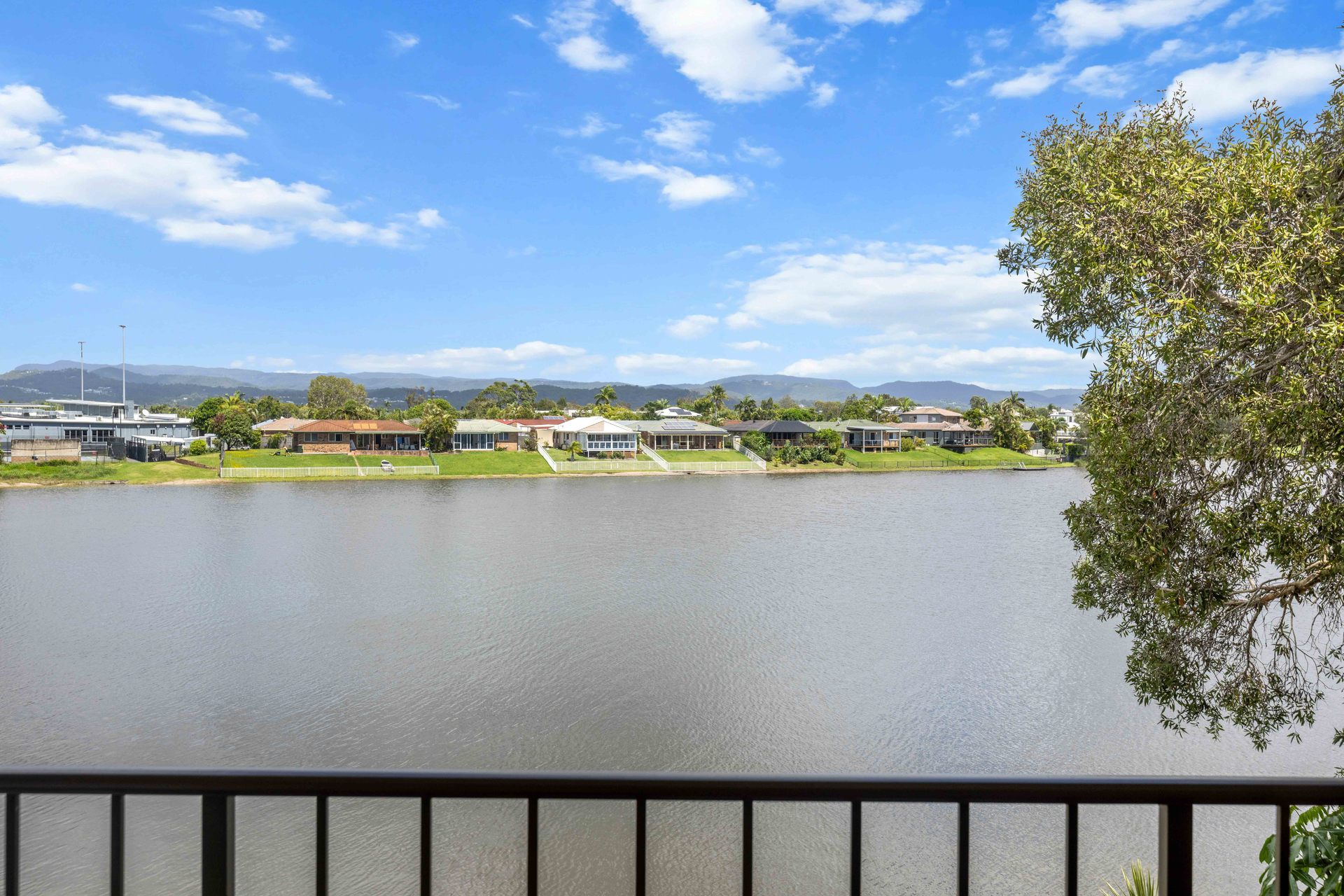 53/20-24 Barbet Place, Burleigh Waters, Qld, 4220 - Image 3