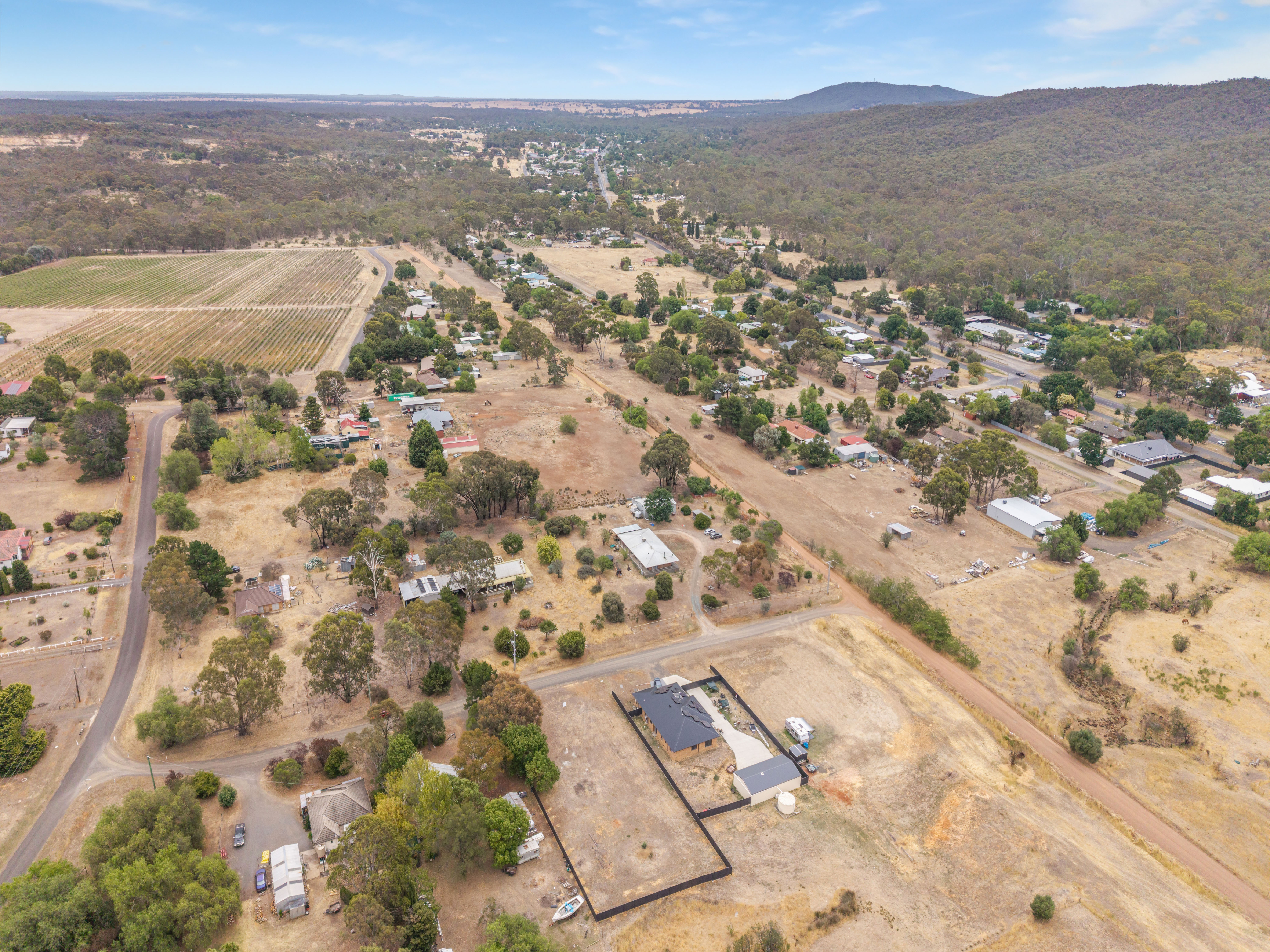 12 Matthews Road, Heathcote, Vic, 3523 - Image 2