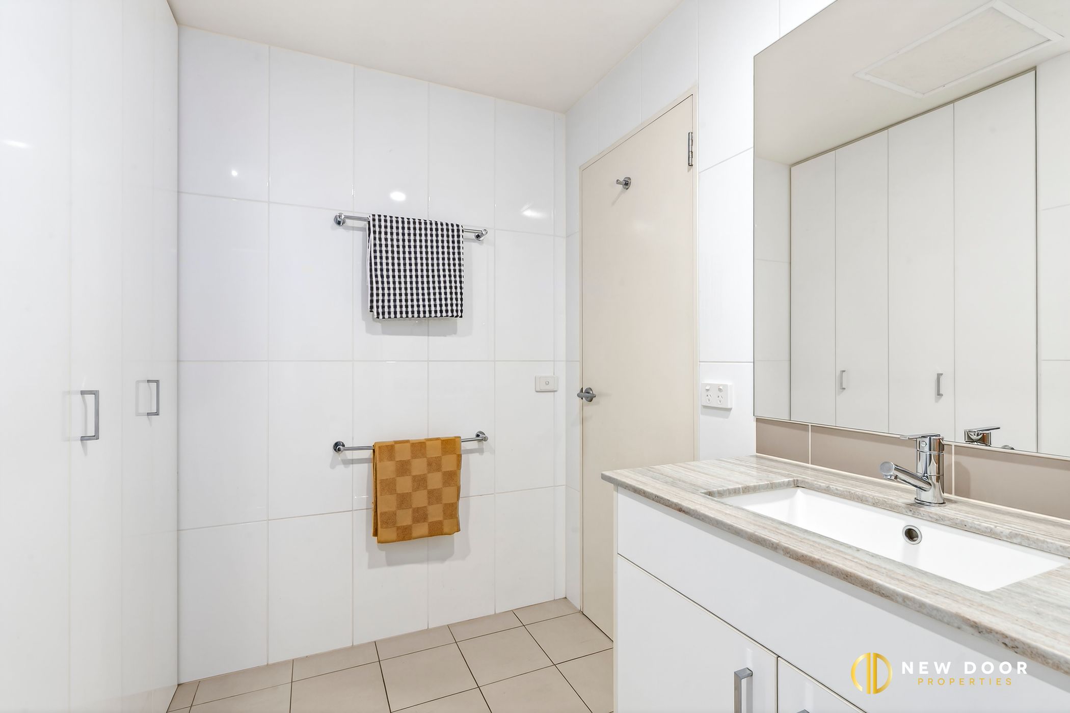 2-bedroom unit at AXIS APARTMENTS TOWER 1 10 1 MOUAT STREET, LYNEHAM ACT 2602, Unincorporated Act, Australian Capital Territory