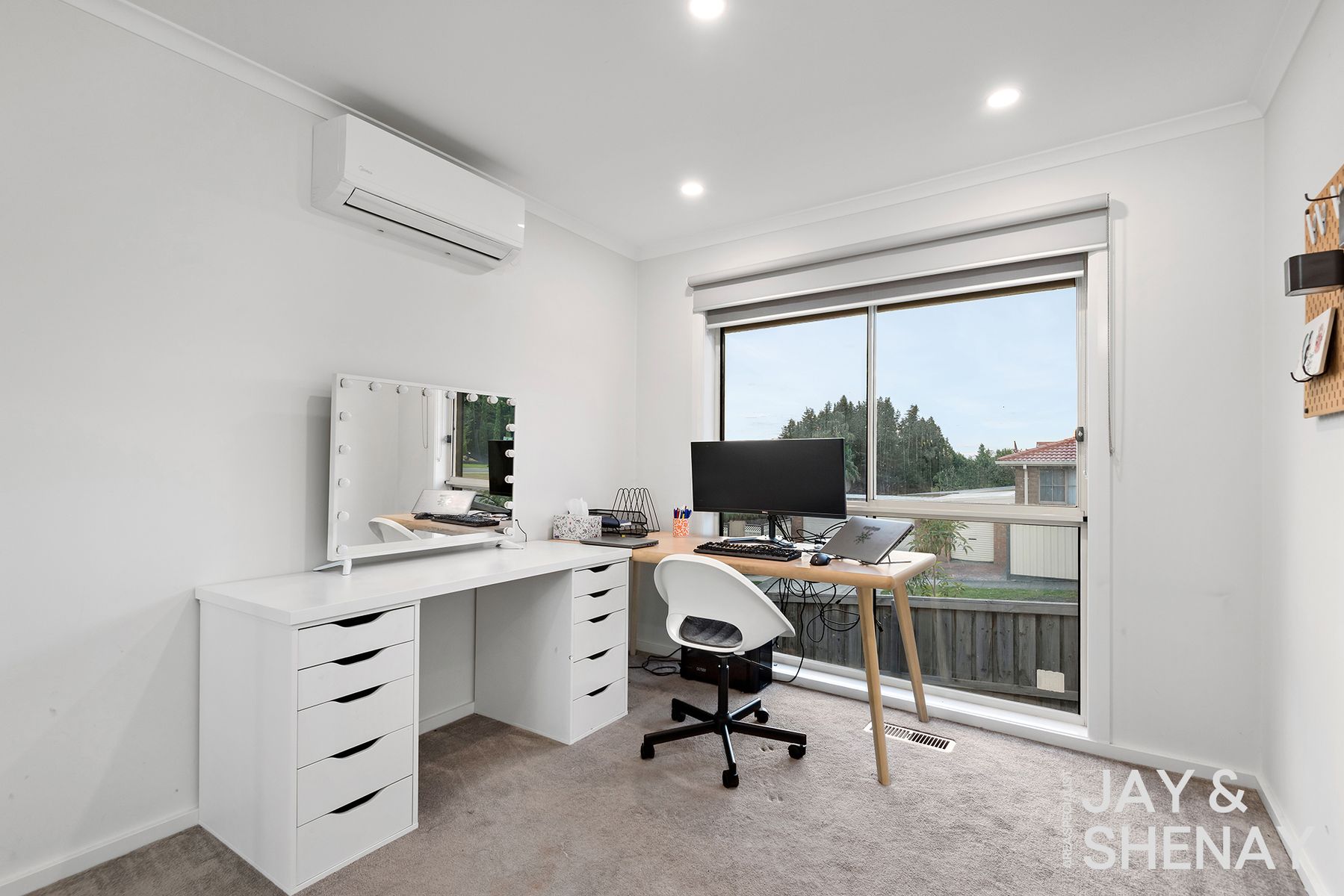 3-bedroom house at 130 GLENEAGLES DRIVE, Endeavour Hills VIC 3802, Casey, Victoria