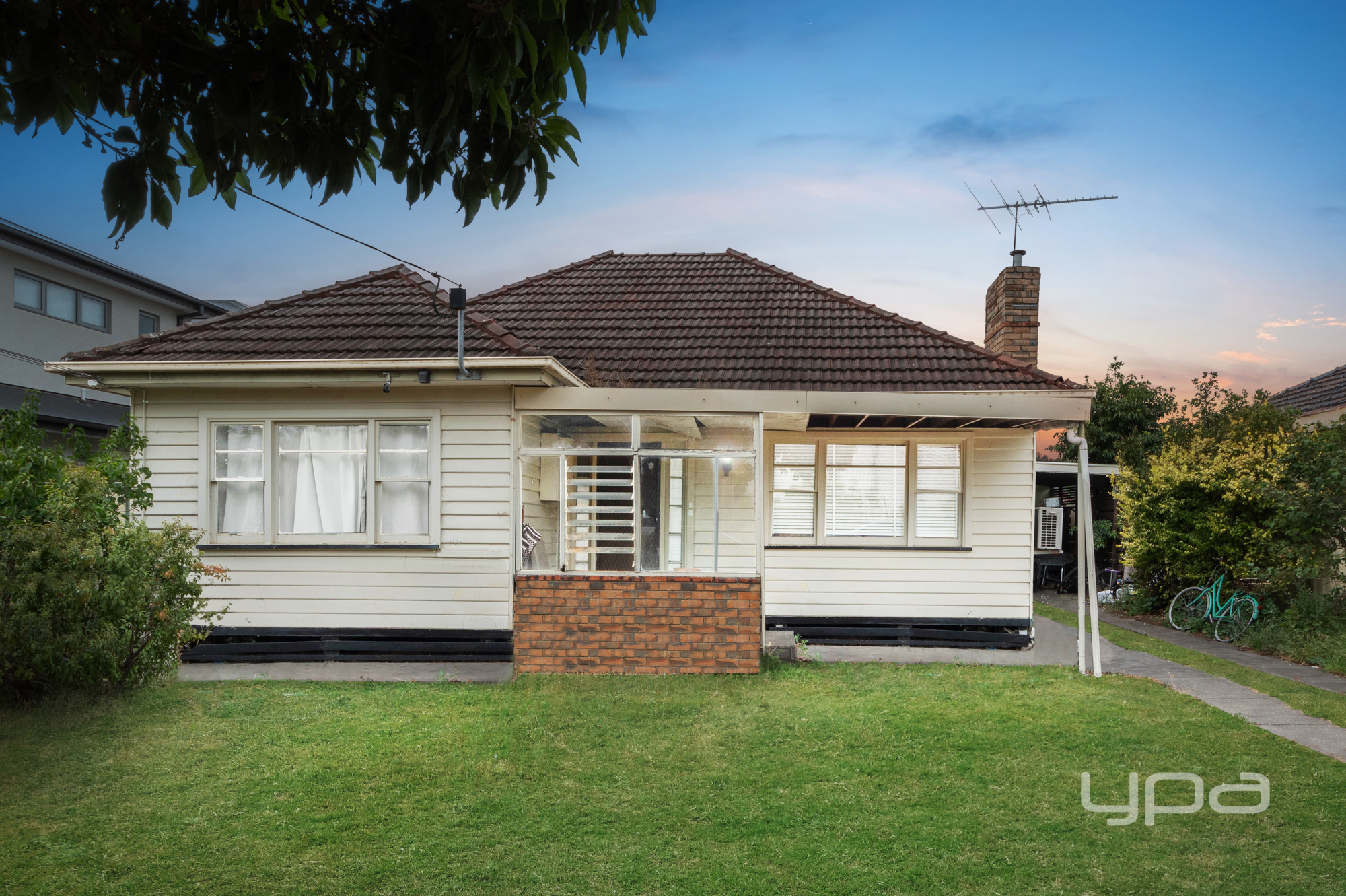 18 PRIMULA AVENUE, Brooklyn VIC 3012 - Image 1