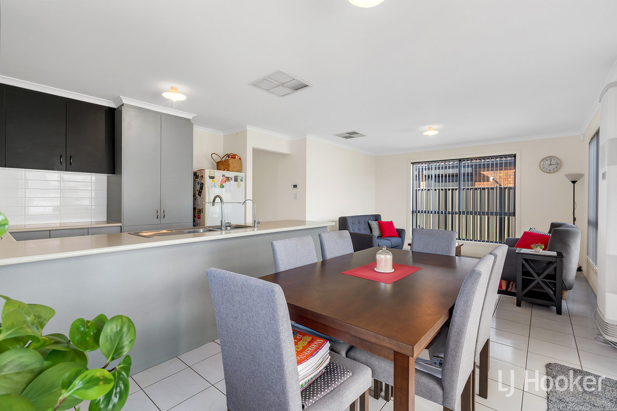 10 CASSIA STREET, Munno Para West SA 5115 - Image 5