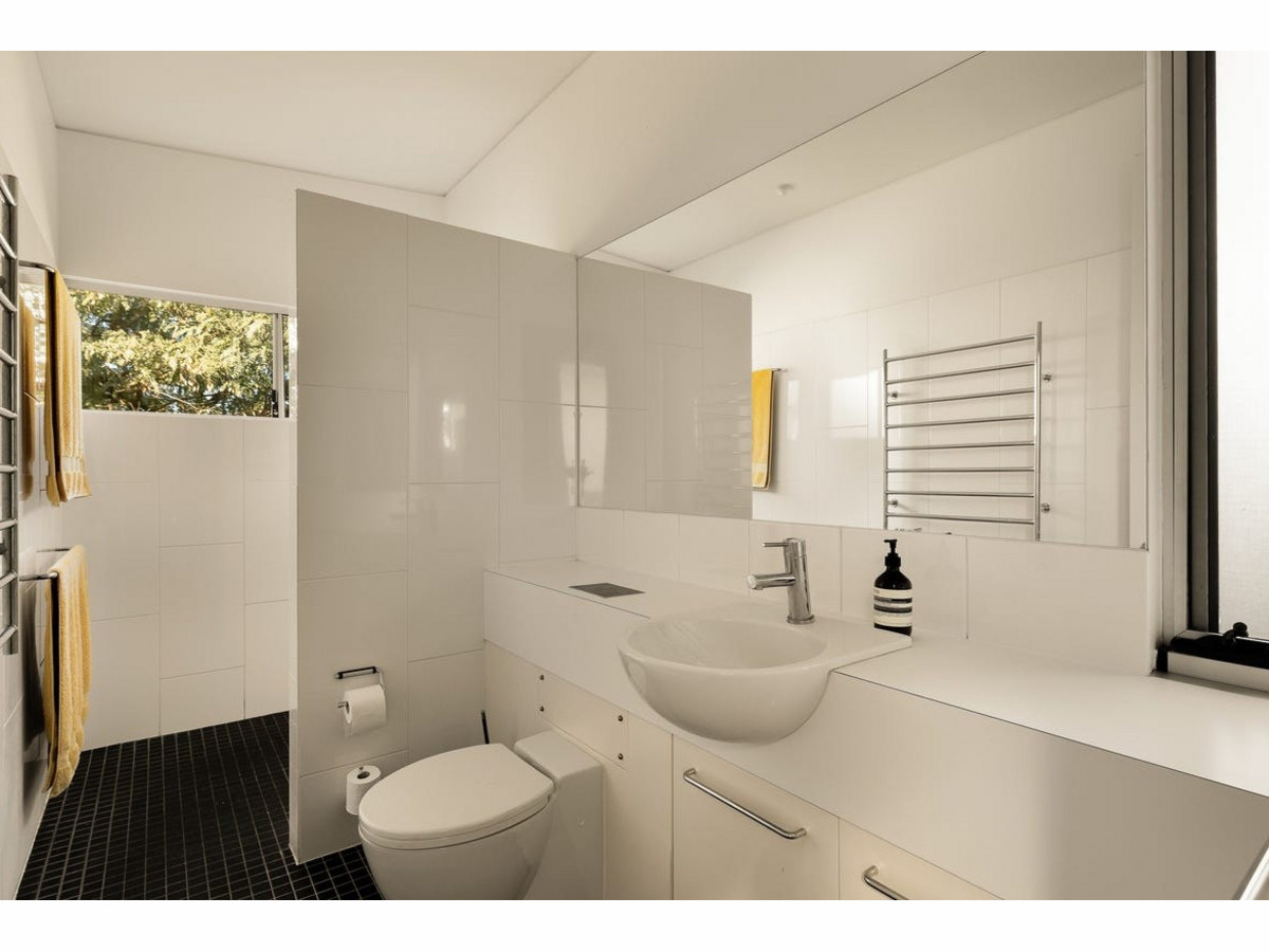 4-bedroom house at 102A Rome Street South, Yeronga, Qld, 4104, Brisbane, Queensland