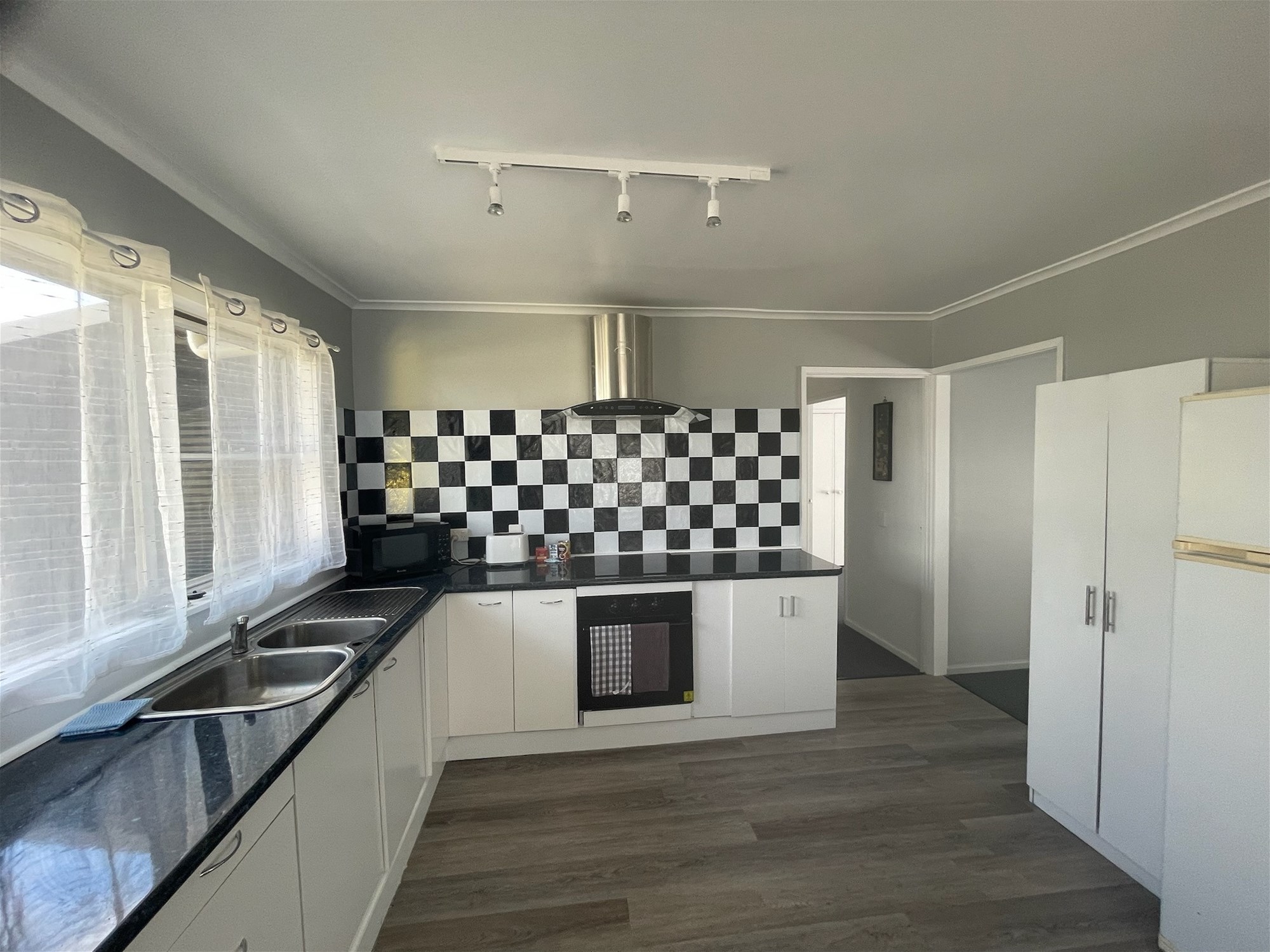 9 Urquhart Street, Queenstown, TAS 7467 - Image 4