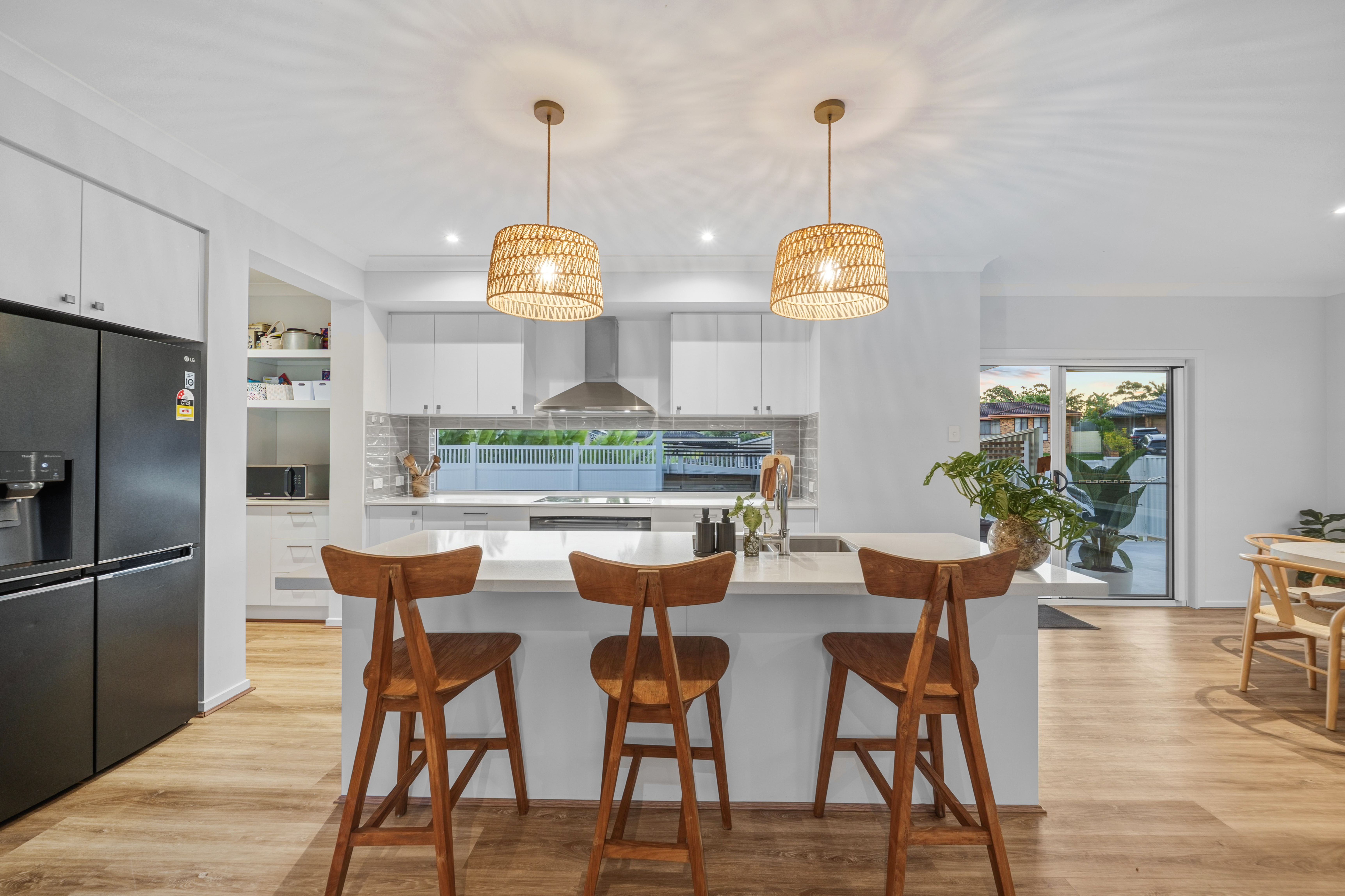 1 LEAFY CLOSE, Burleigh Waters QLD 4220 - Image 1