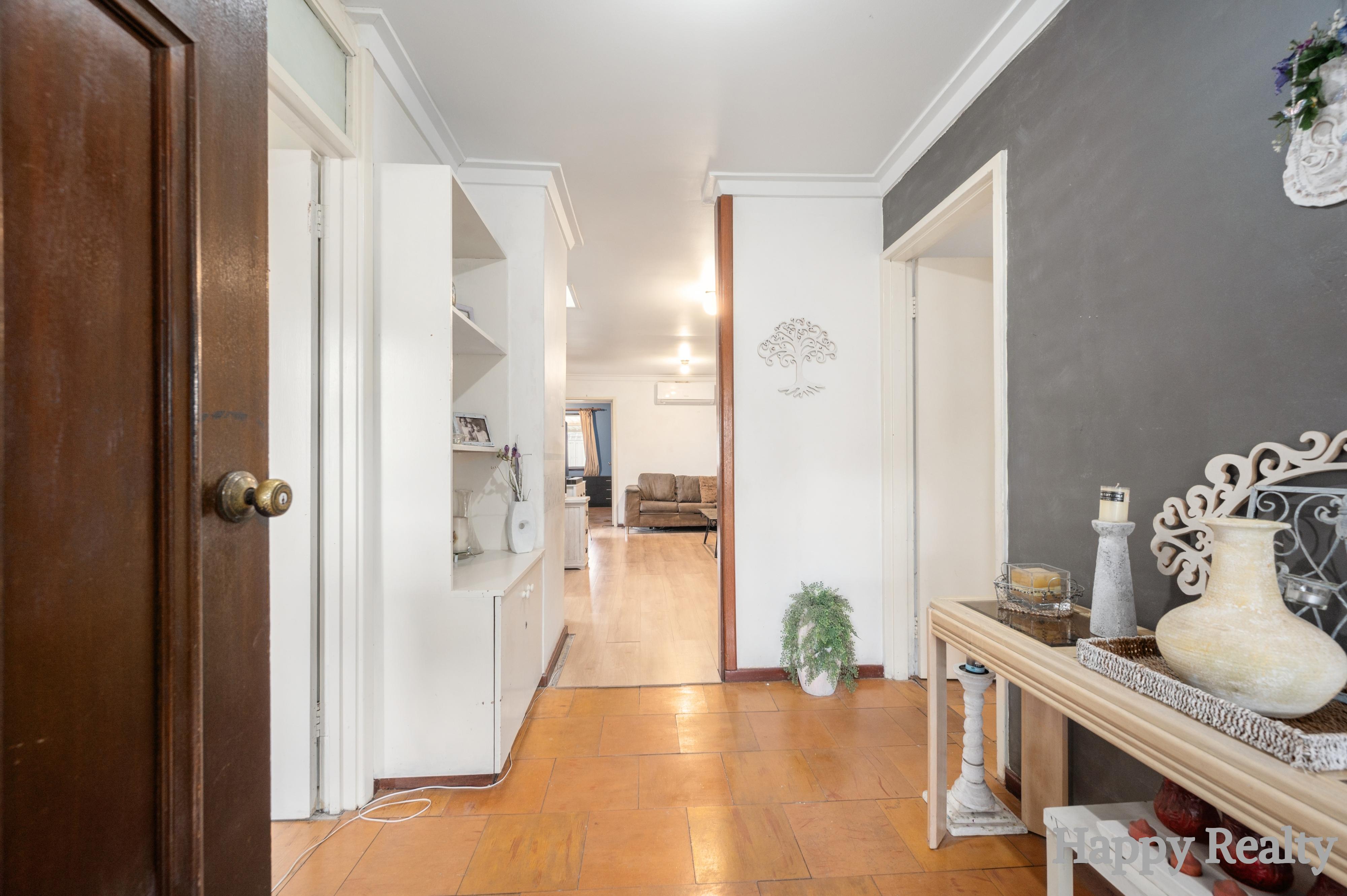 4 DENHAM WAY, Thornlie WA 6108 - Image 3