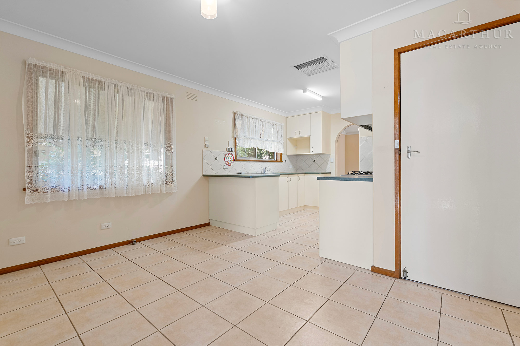 92 Raye Street, Tolland, NSW 2650 - Image 8