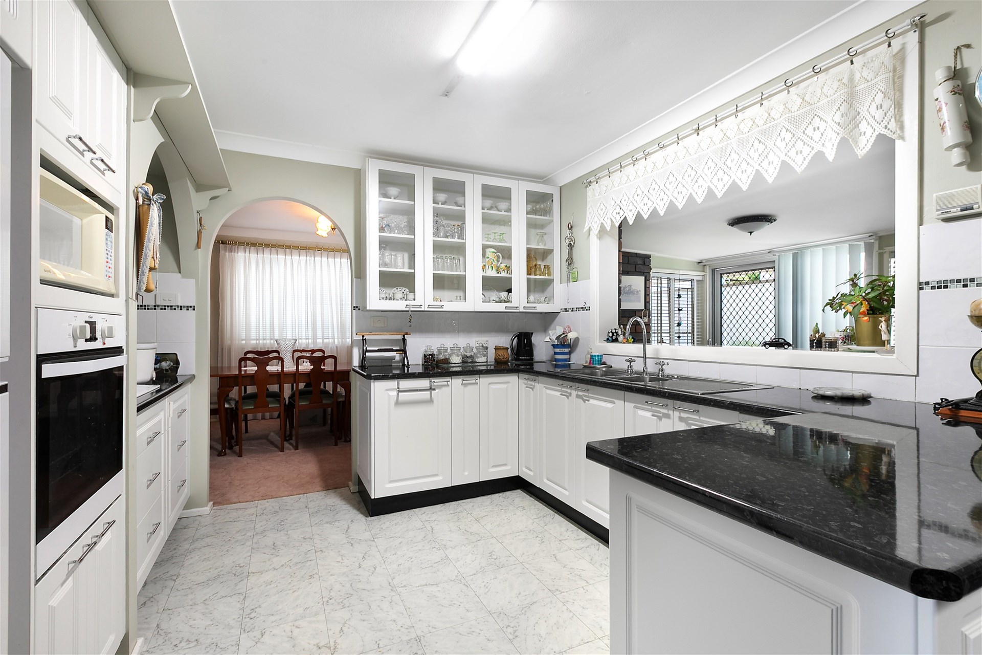 336 THE PARKWAY, Bradbury NSW 2560 - Image 3