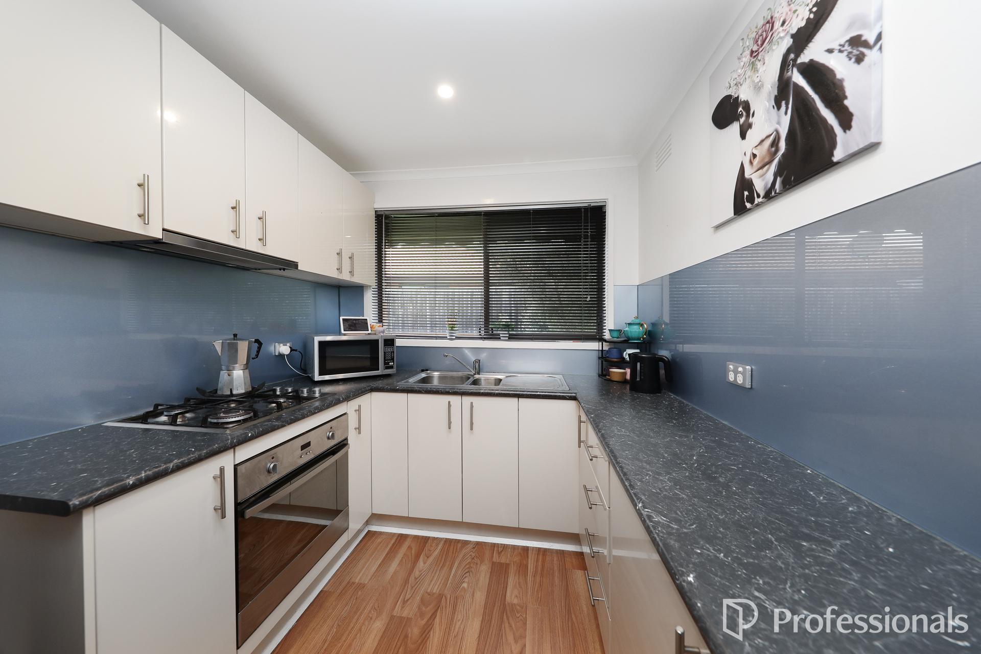 4 8 RESERVE RD WEROAD, MELTON VIC 3337 - Image 6