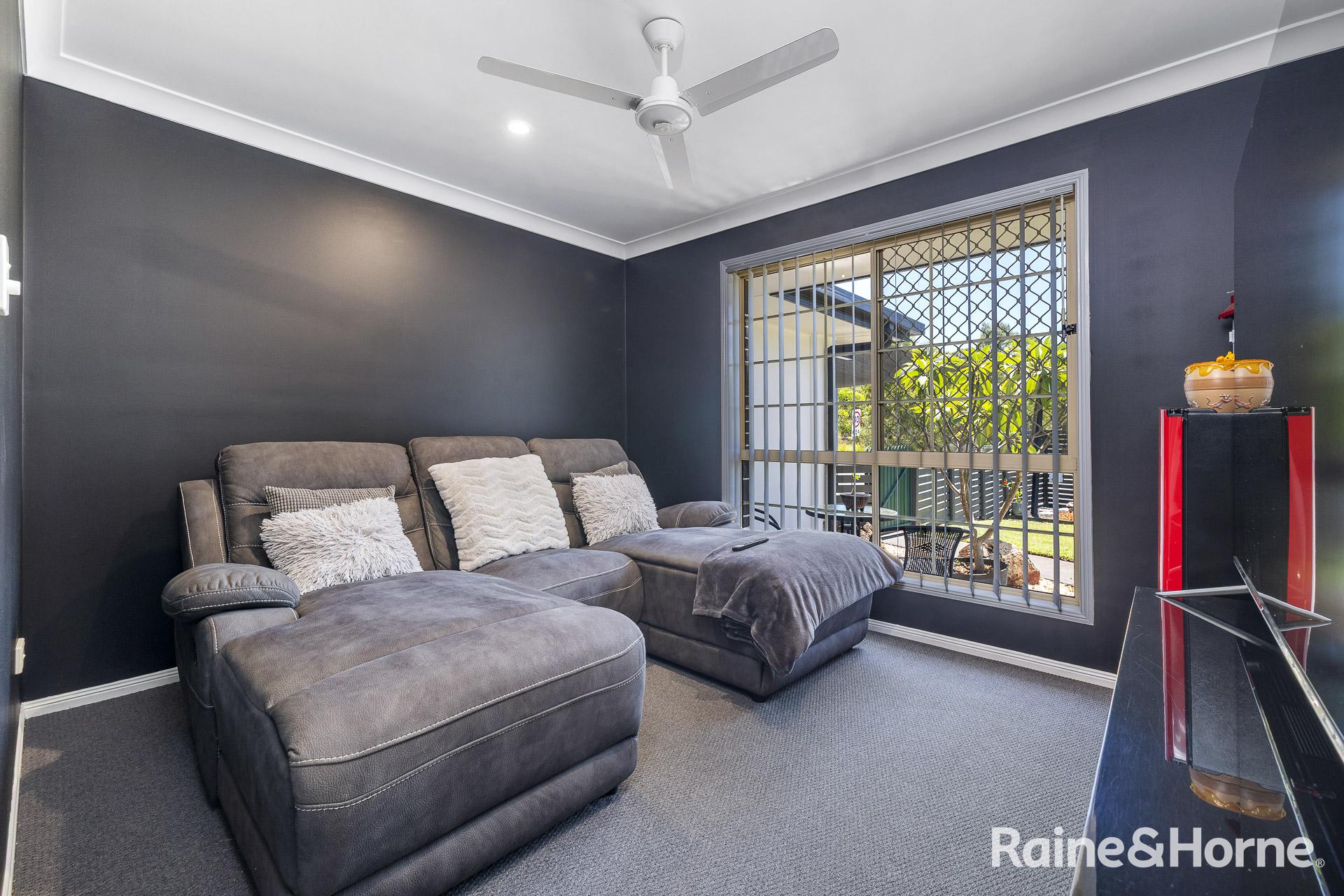 1/1 Falkirk Parade, Redland Bay, Qld, 4165 - Image 9