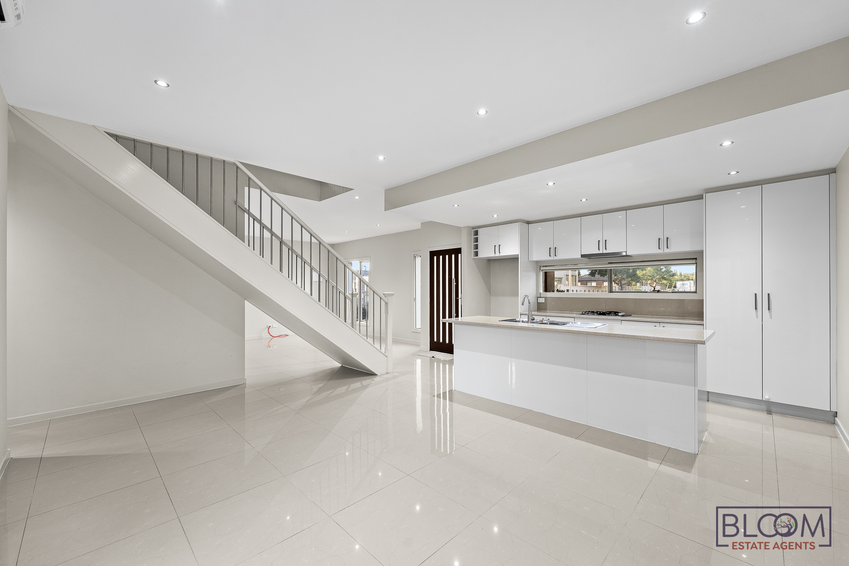 UNIT 1 43 WESTMEADOWS LANE, Truganina VIC 3029 - Image 1