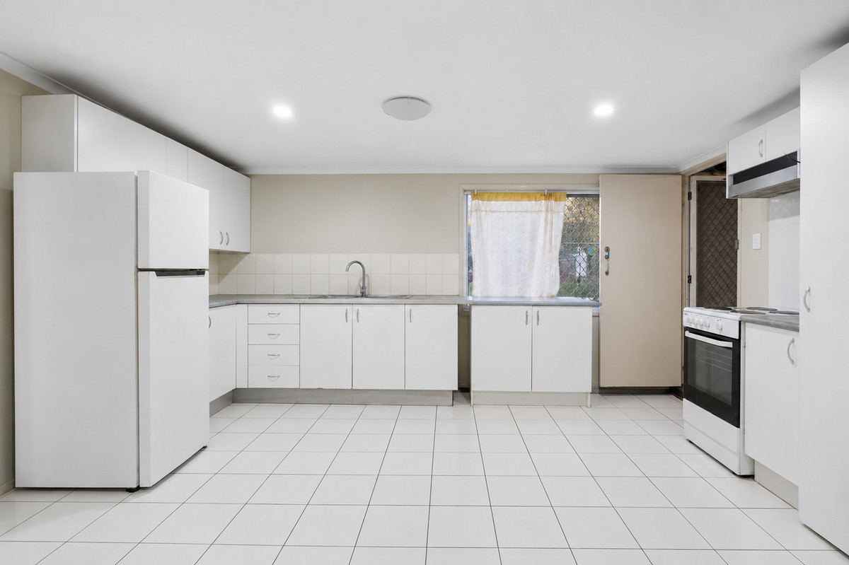 12 MAPLE STREET, Kingston QLD 4114 - Image 4