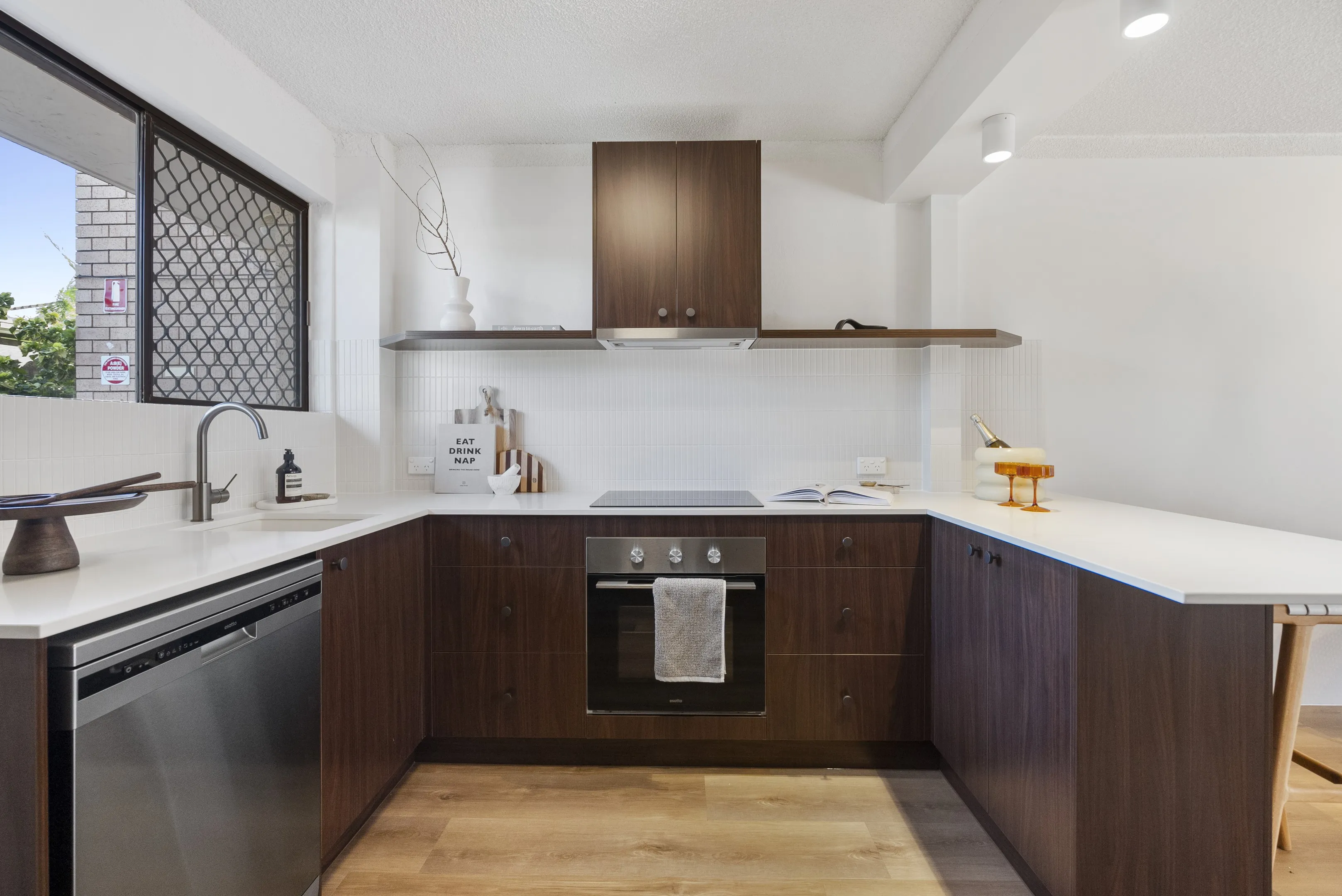 2/14 Christina Court, Mermaid Waters, Qld, 4218 - Image 5