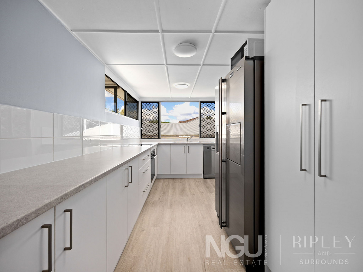 151 CASCADE STREET, Raceview QLD 4305 - Image 5