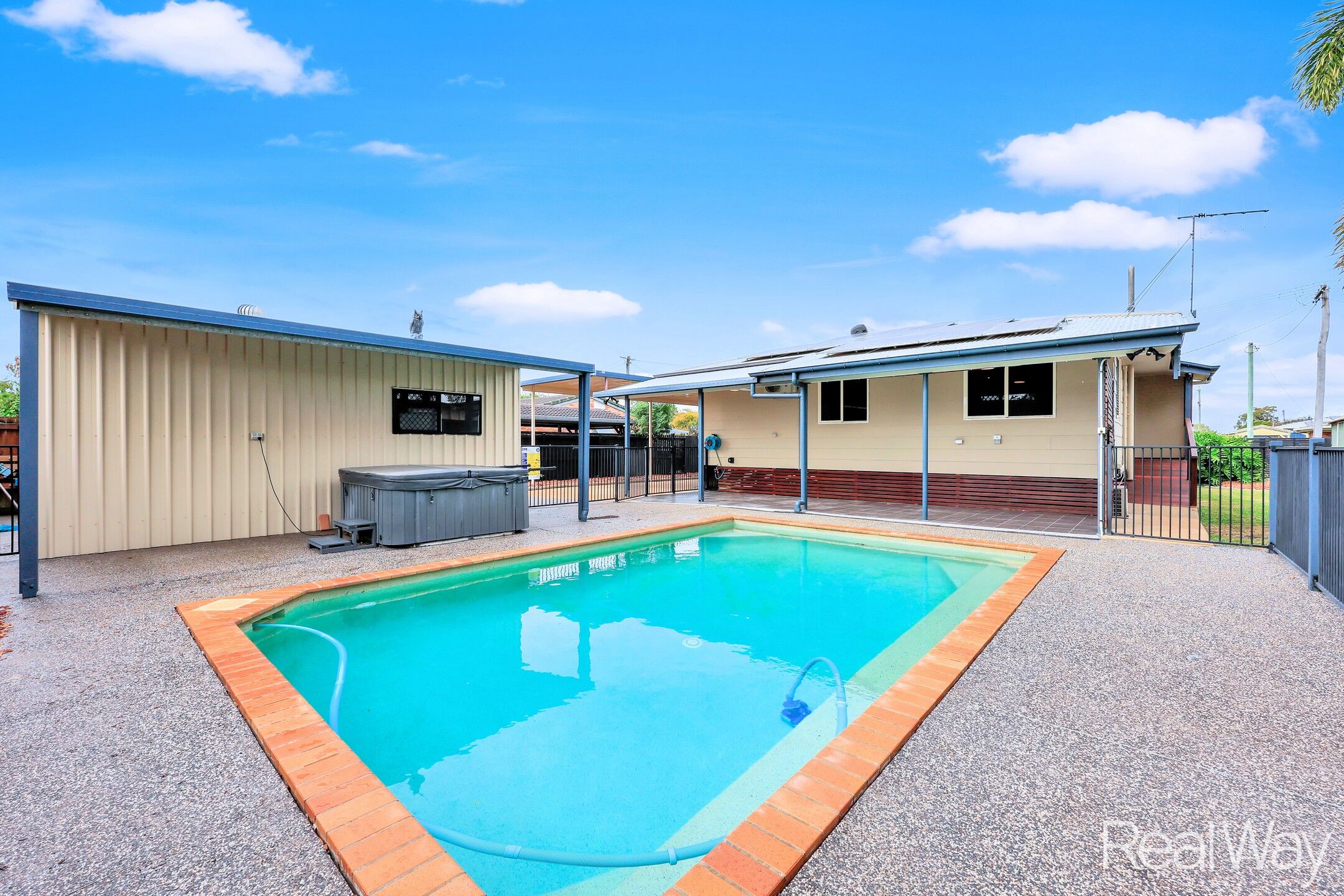 13 BULLPITT STREET, Avenell Heights QLD 4670 - Image 2