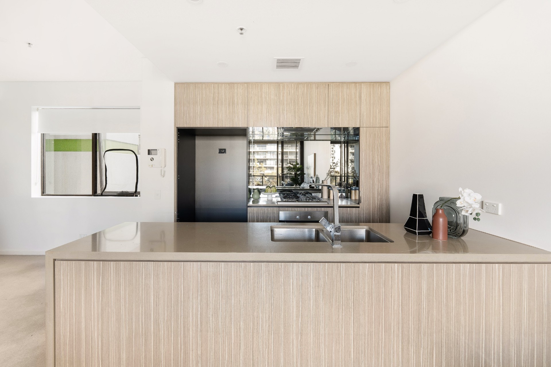 512/1 George Julius Avenue, Zetland, NSW 2017 - Image 3