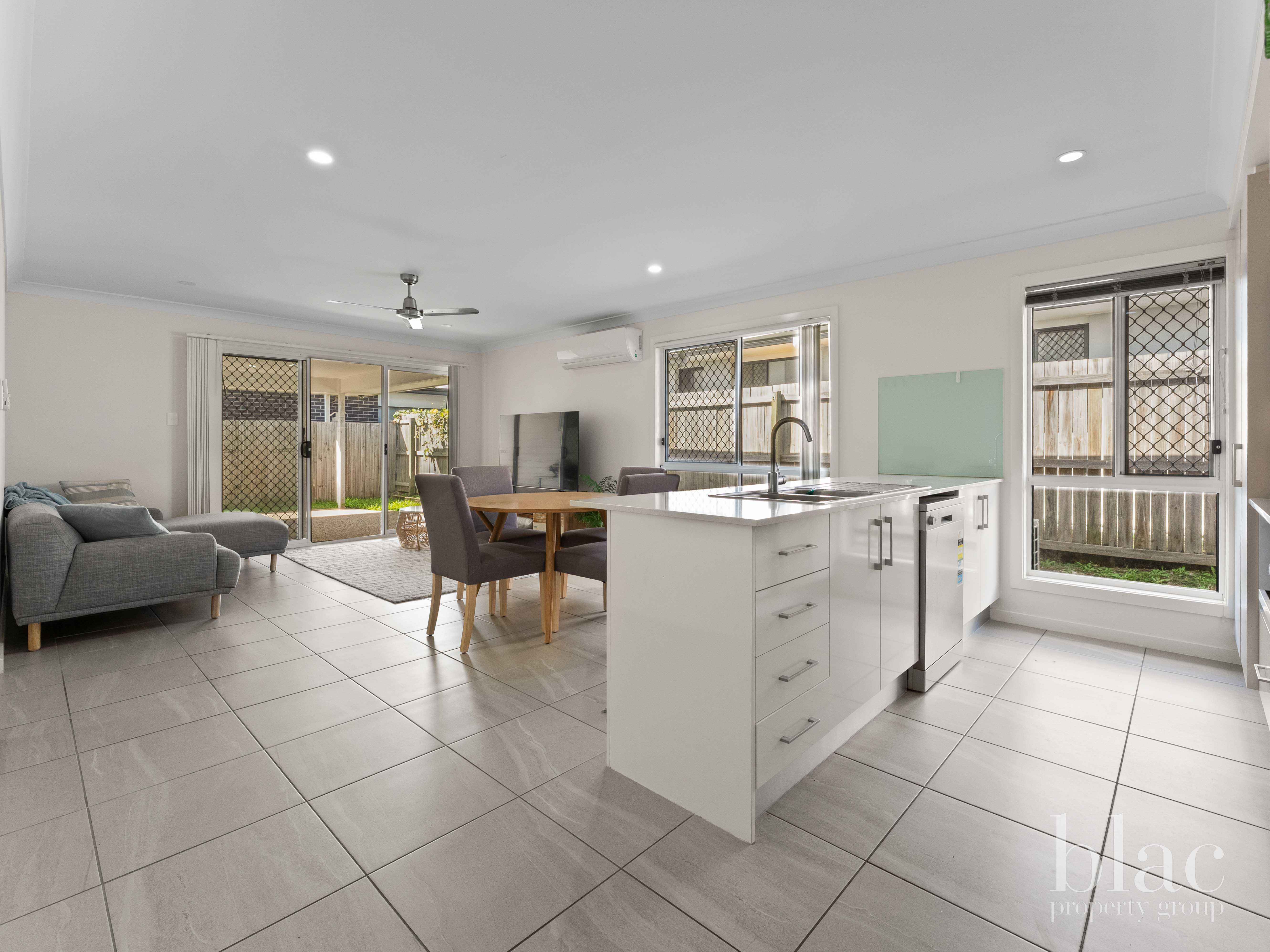 6 PEEL STREET, Holmview QLD 4207 - Image 4