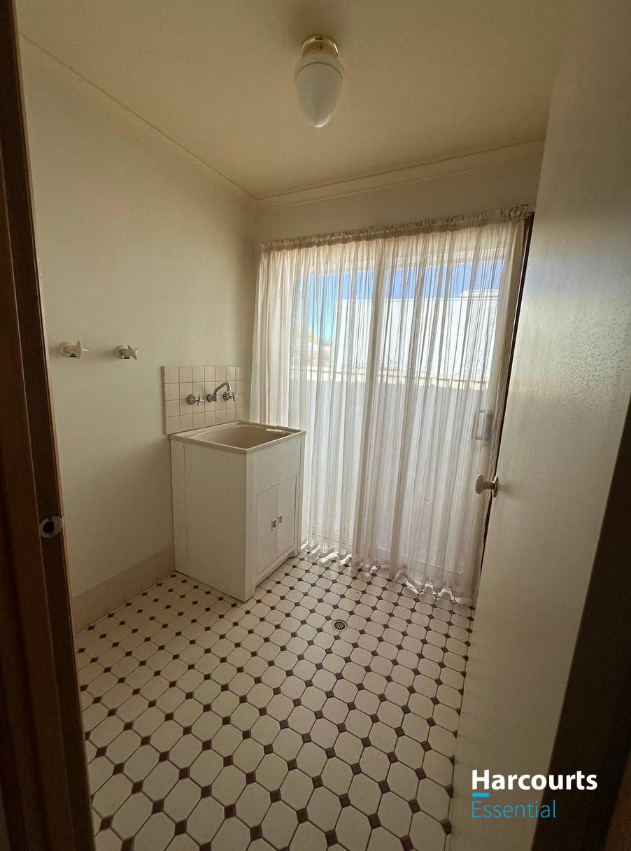 4 Yarnbury Road, Elizabeth North, SA 5113 - Image 8