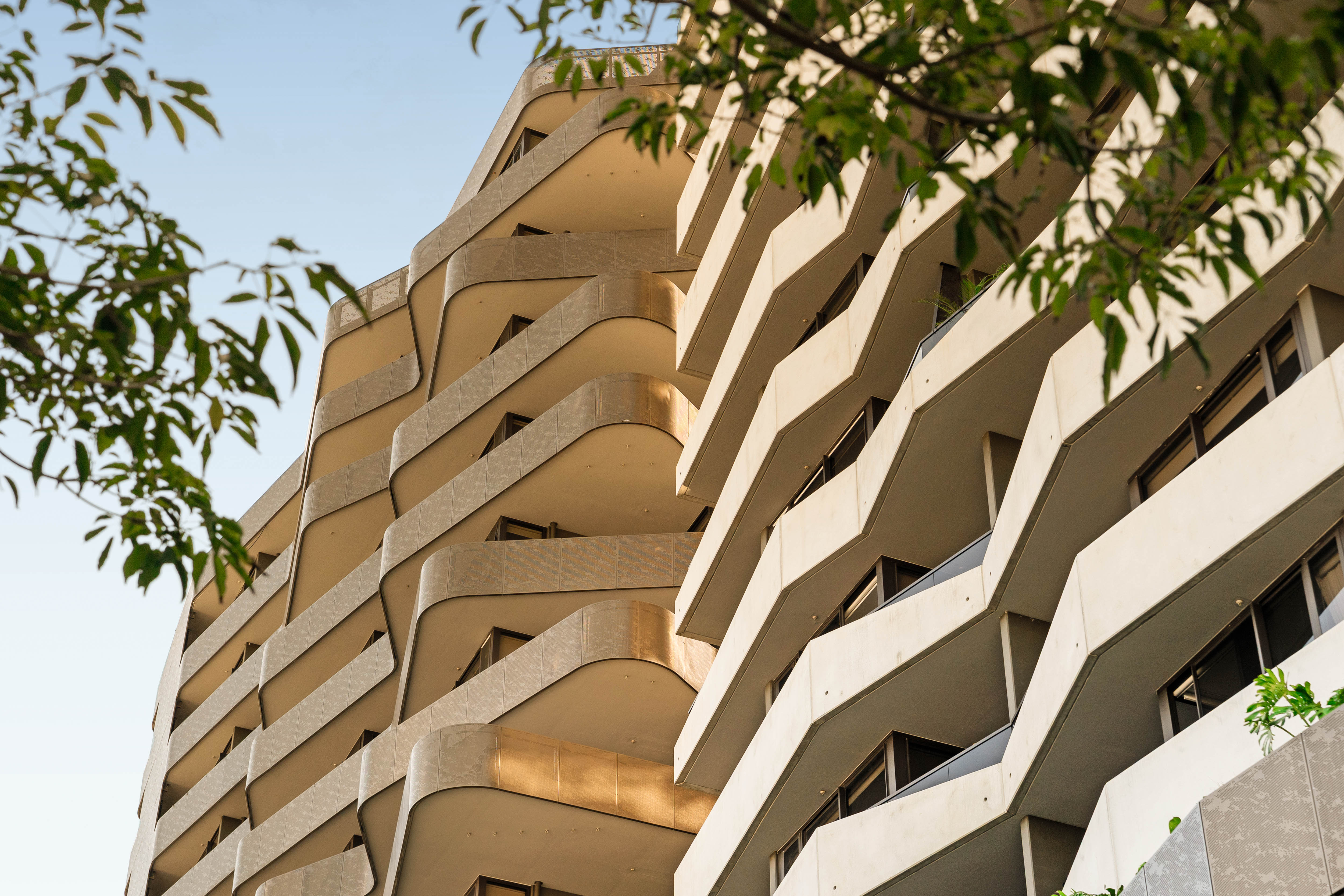 305/14 Ella Street, Newstead, Qld, 4006 - Image 1