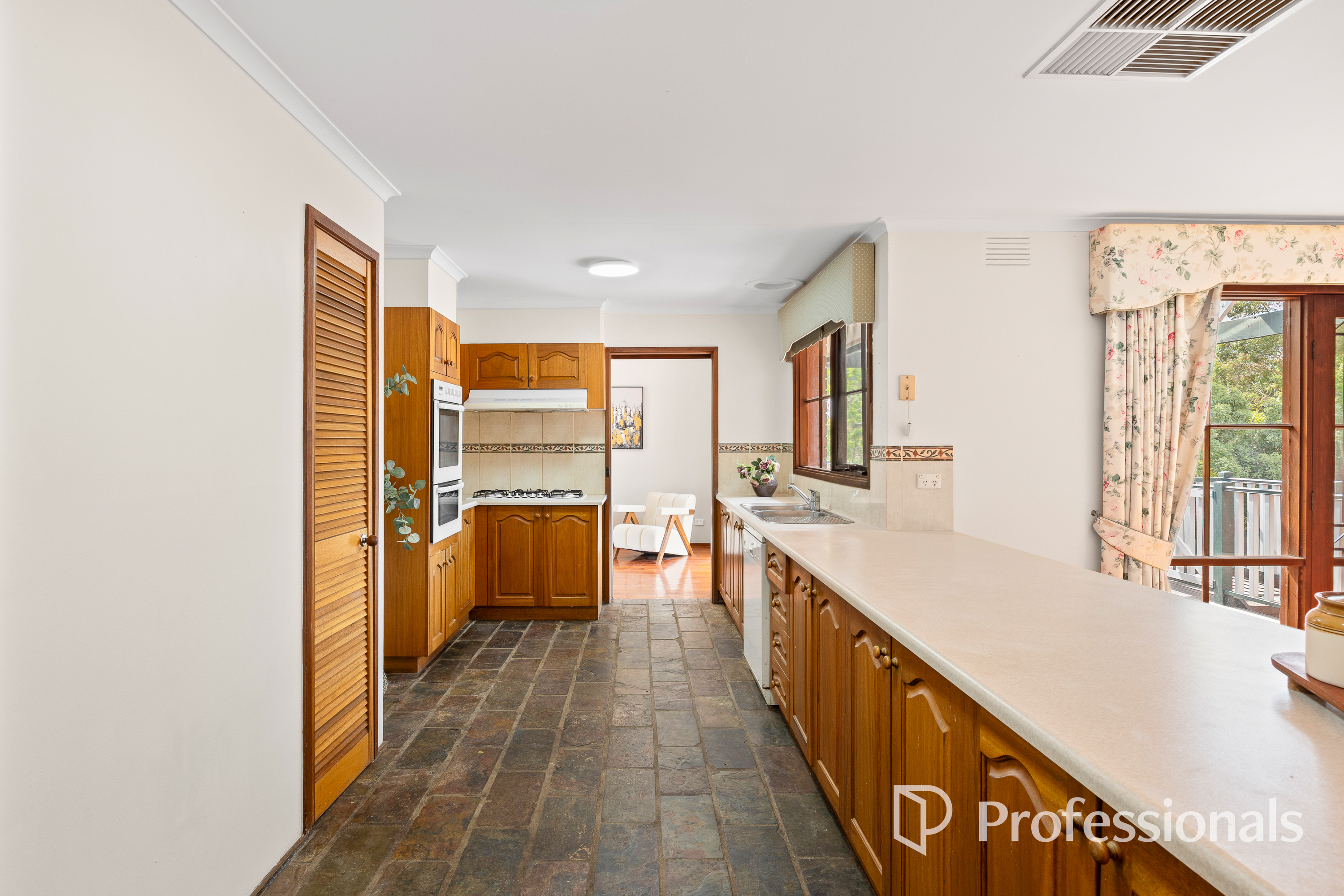 13 LAWSONS COURT, Templestowe VIC 3106 - Image 10