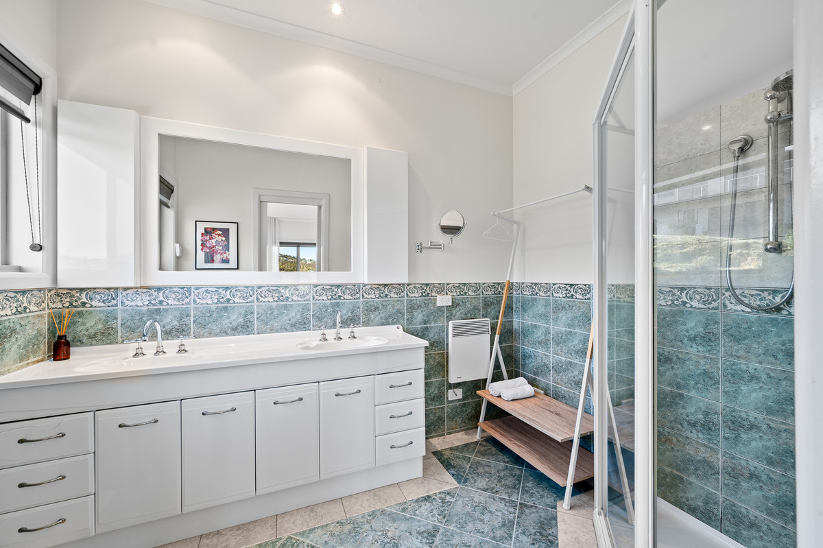 4 THELMA DRIVE, West Hobart TAS 7000 - Image 10