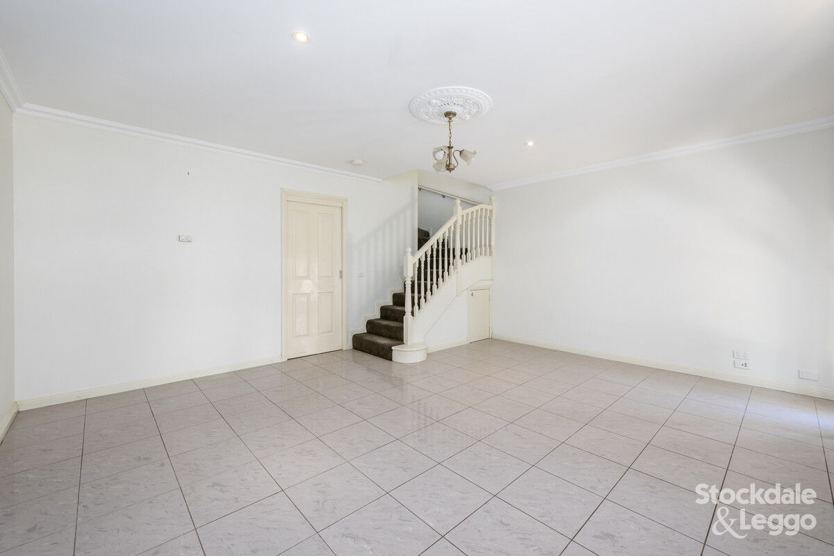 2/218 Fryers Street, Shepparton, VIC 3630 - Image 3