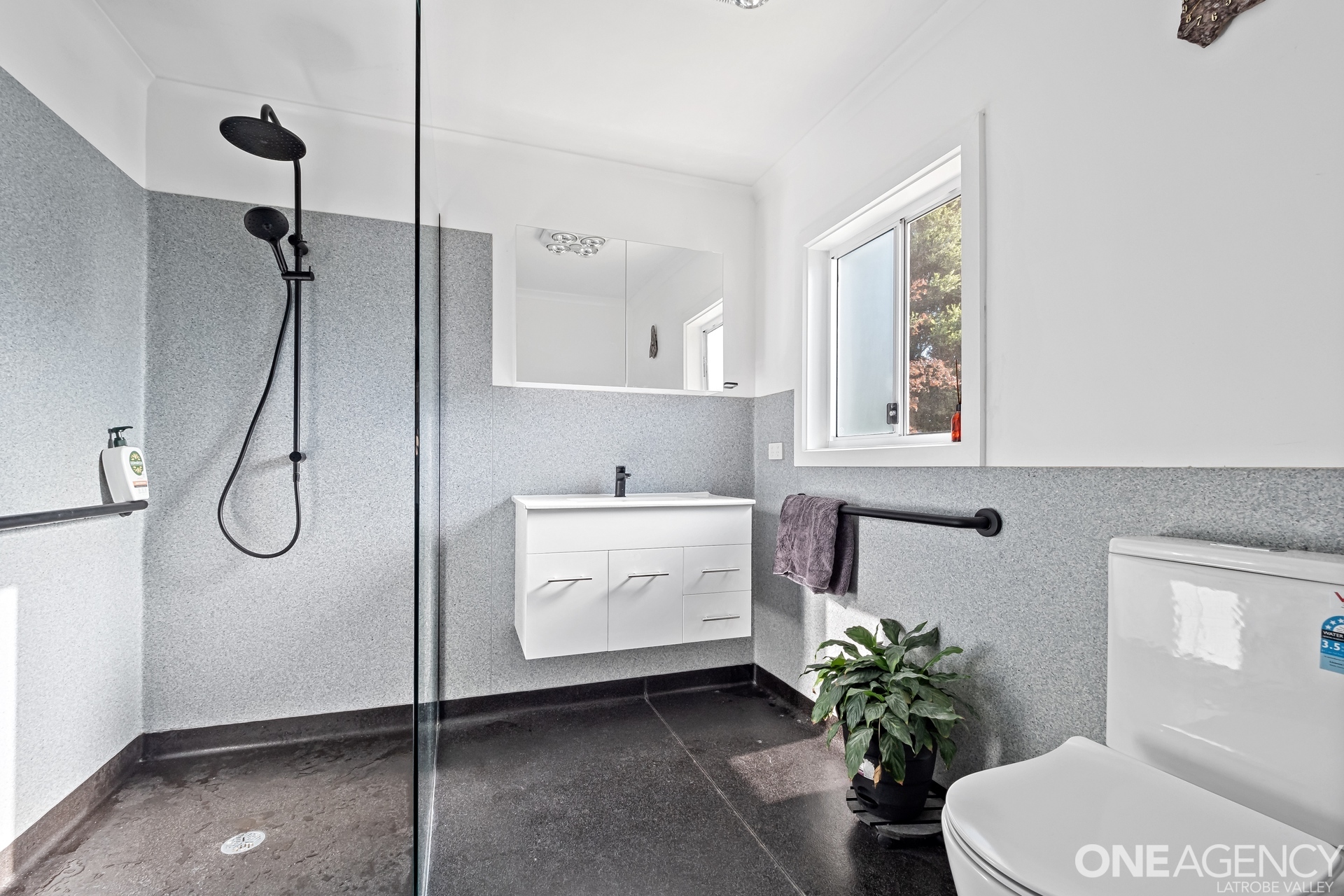 4-bedroom house at 27 Maffra Road, Heyfield, VIC 3858, Wellington, Victoria