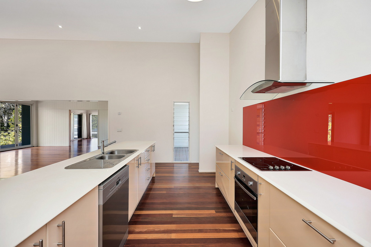 178 KINGFISHER PARADE, Toogoom QLD 4655 - Image 6
