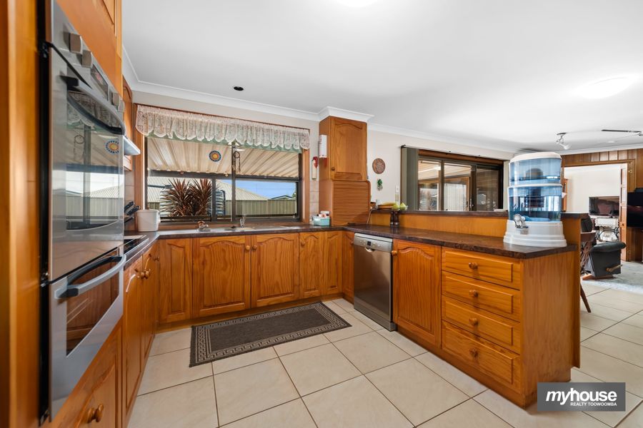 16 STUMM STREET, Kearneys Spring QLD 4350 - Image 3